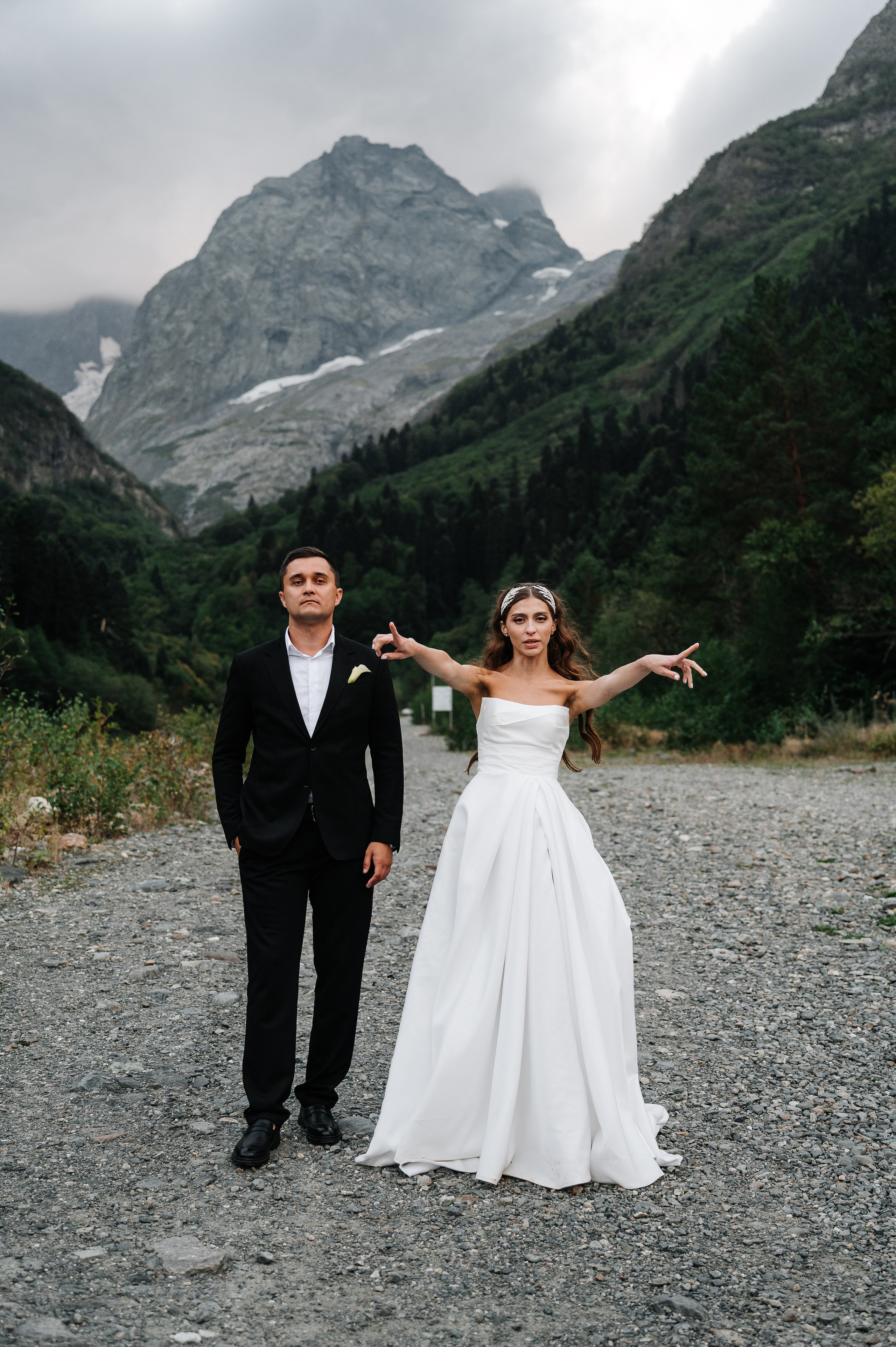 Горная свадьба Рината и Регины (09.09.24). Свадебный и travel фотограф в Волгограде, Сочи, Домбае, Европе