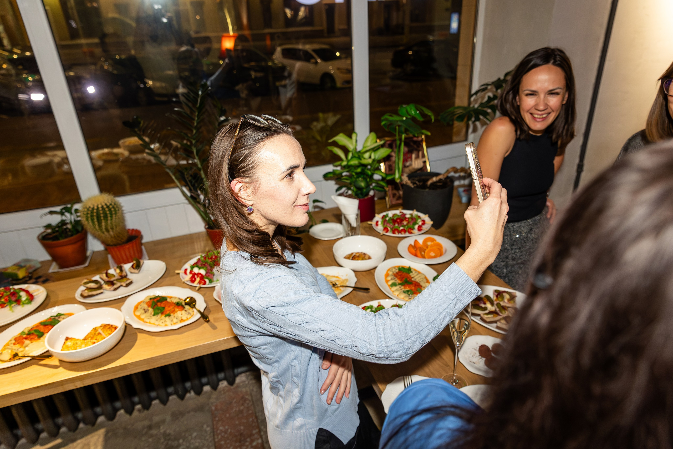 Новогодние корпоративы 2025. ILIAS BLACK — Фотограф свадеб и мероприятий в Минске и Беларуси