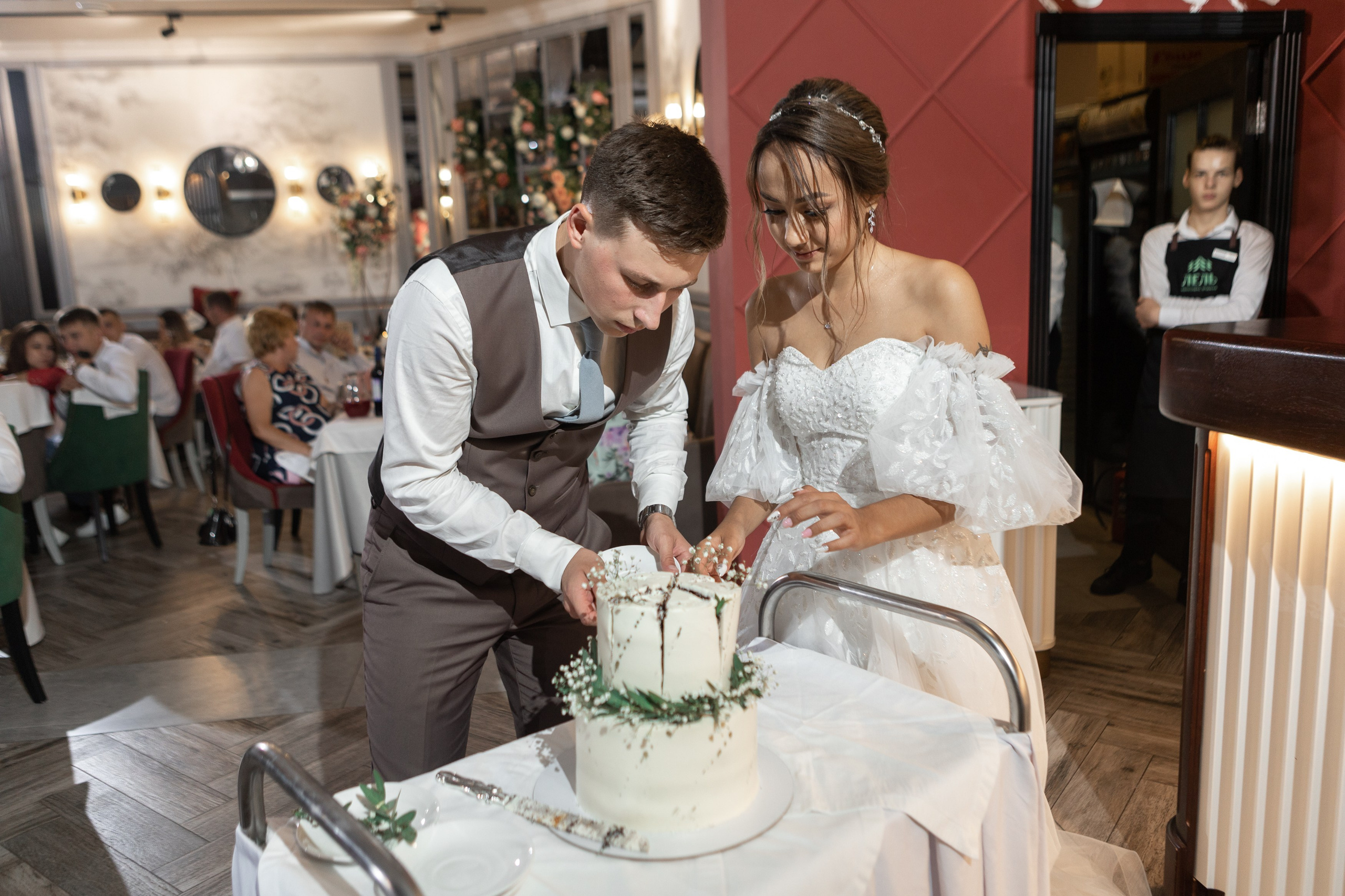 Свадебный фотограф Уфа — Руслан ГабдлисламовЖивые эмоции, красивые кадры, воспоминания на всю жизнь.Работаю по всей Республике Башкортоста. Свадебный фотограф Уфа Руслан Габдлисламов