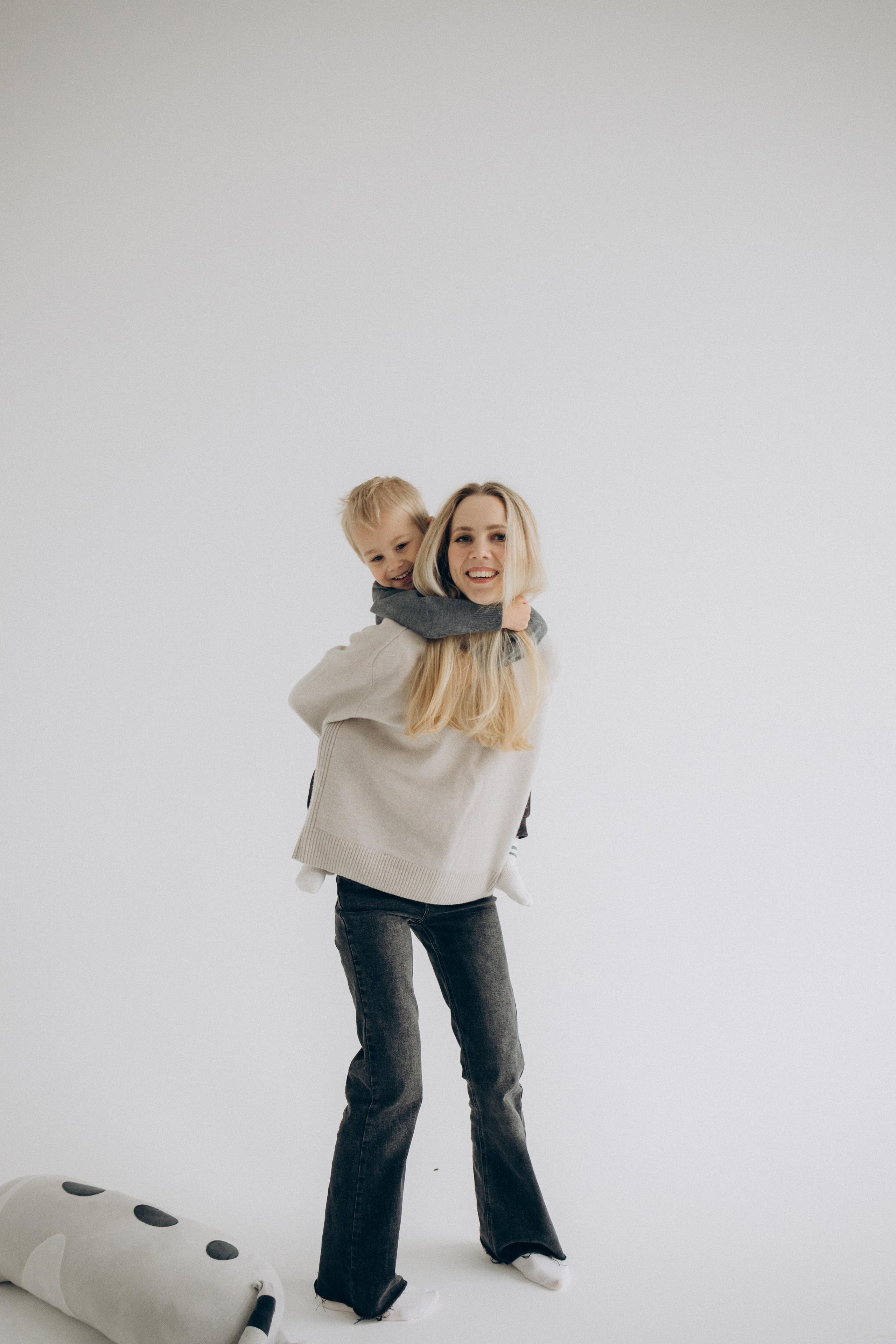 Семейная фотосессия Москва, семейный фотограф в Москве, семейная фотосессия, детский фотограф, семейная фотосессия в студии, семейная фотосессия с сыновьями