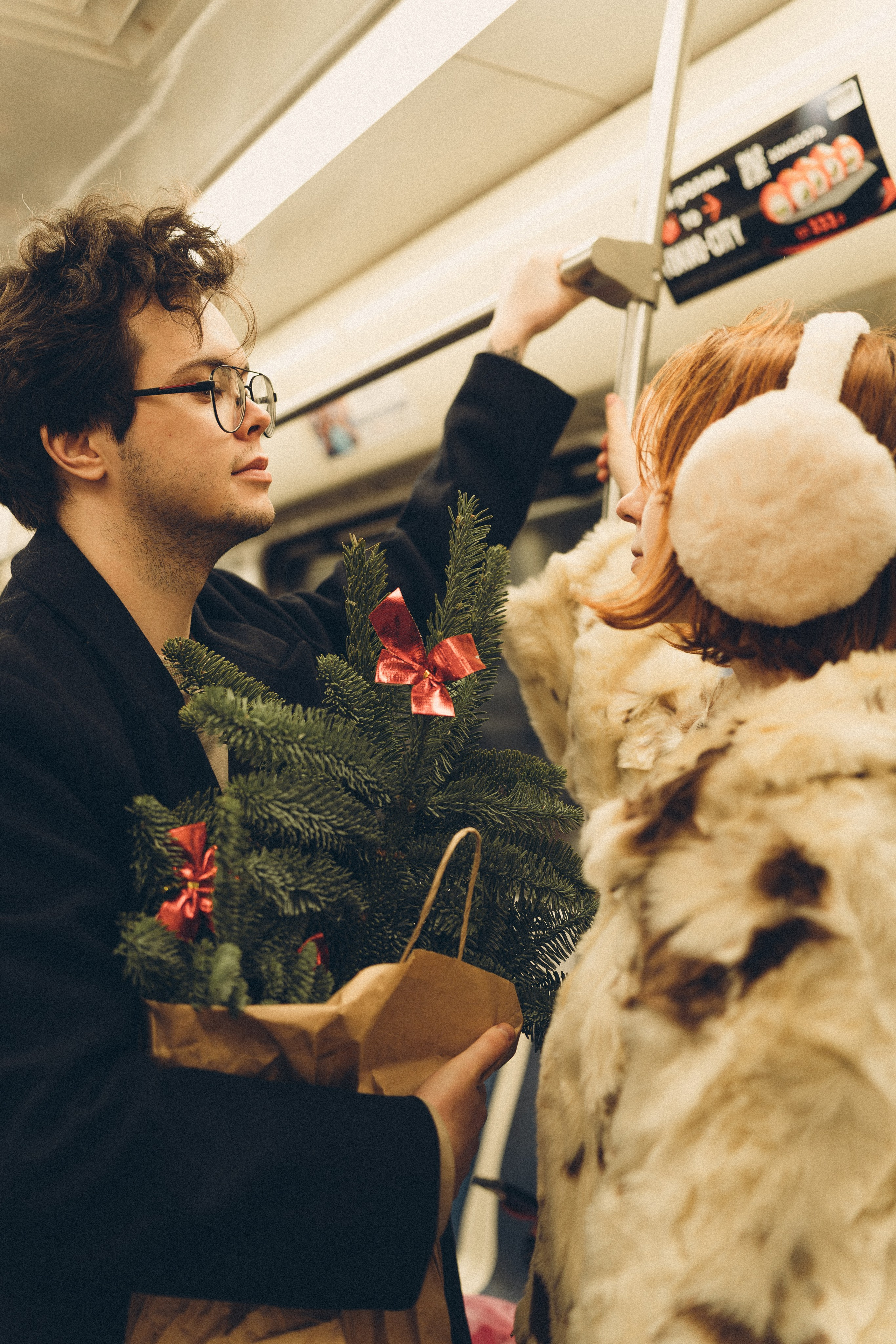 НОВОГОДНЯЯ ФОТОСЕСИИЯ ПАРЫ В МЕТРО ЛЮБОВЬ. Профессиональный фотограф, Санкт-Петербург — Виктория Богомолова