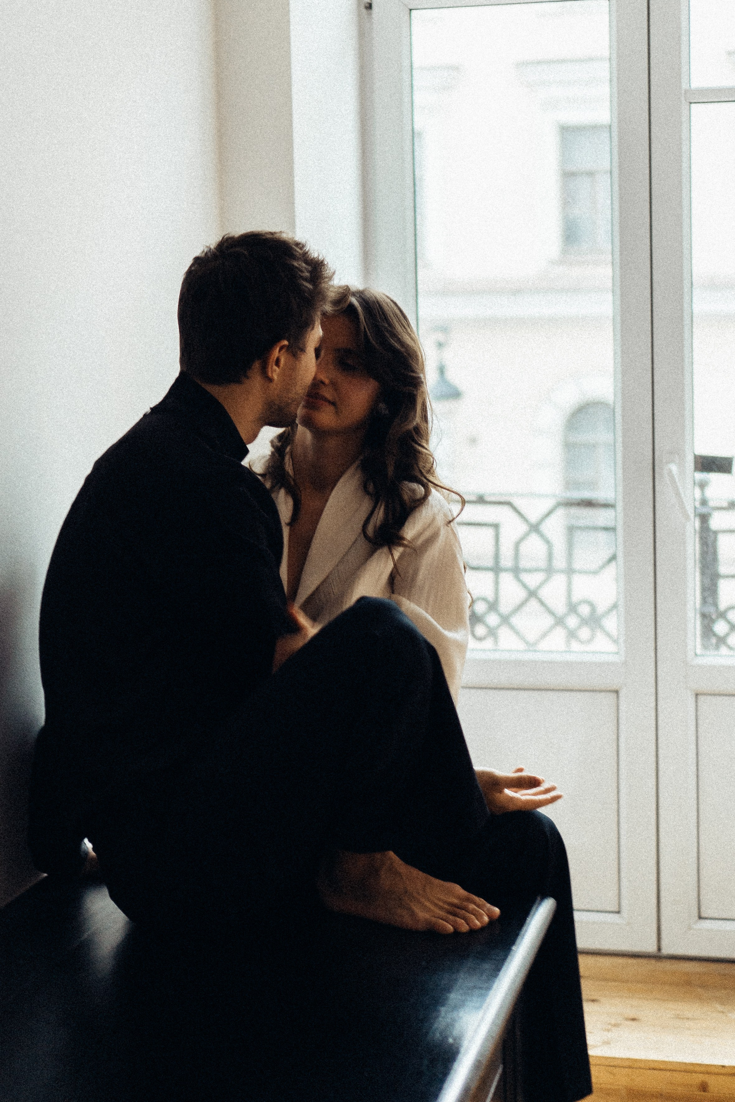 УТРО ЖЕНИХА И НЕВЕСТЫ В ПИТЕРСКОЙ КВАРТИРЕ И СЬЕМКА С СВАДЕБНЫХ ОБРАЗАХ. Профессиональный фотограф, Санкт-Петербург — Виктория Богомолова