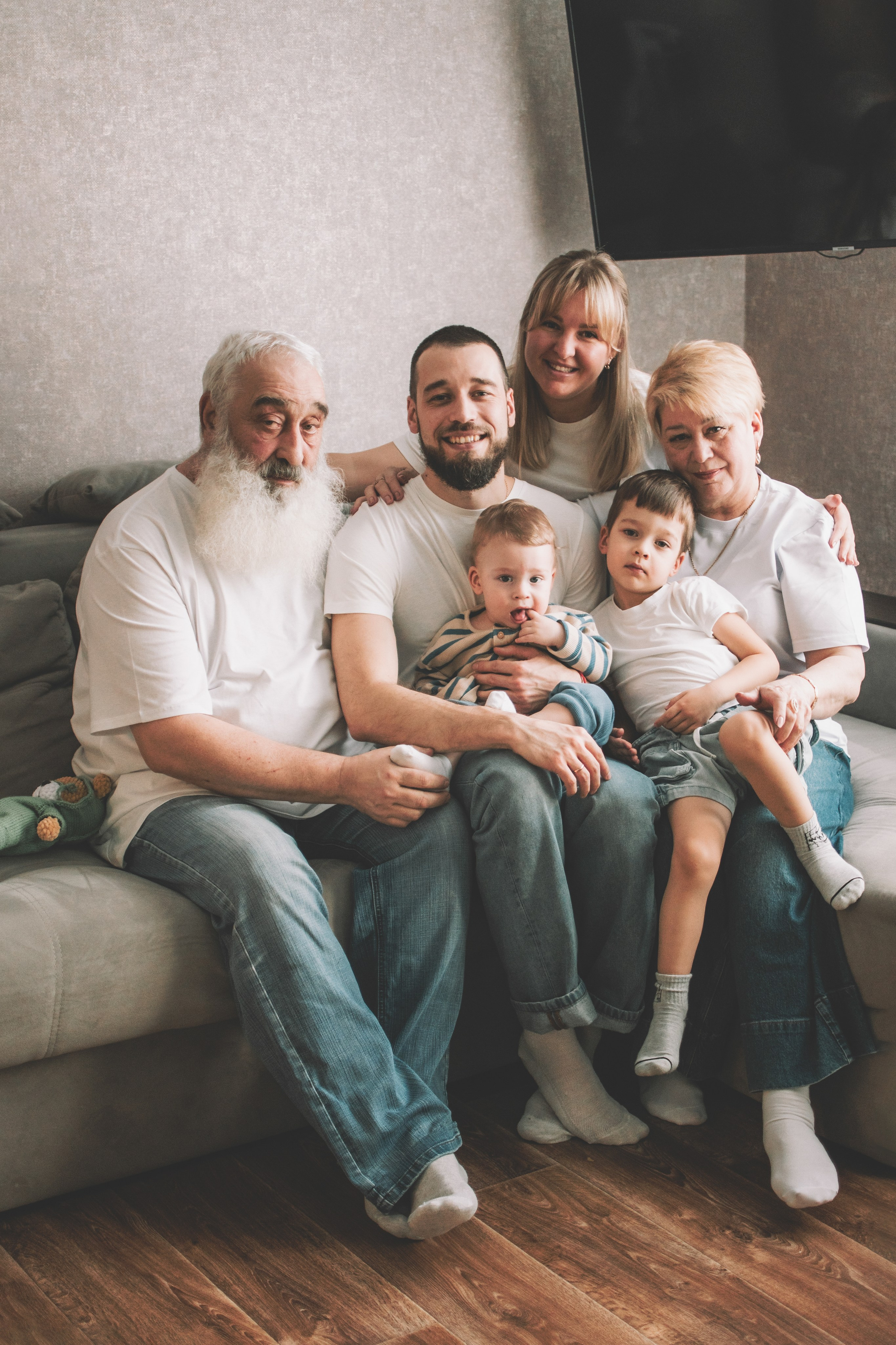 Годовасие в кругу семьи. Семейный и свадебный фотограф Губкинский и Ставрополь