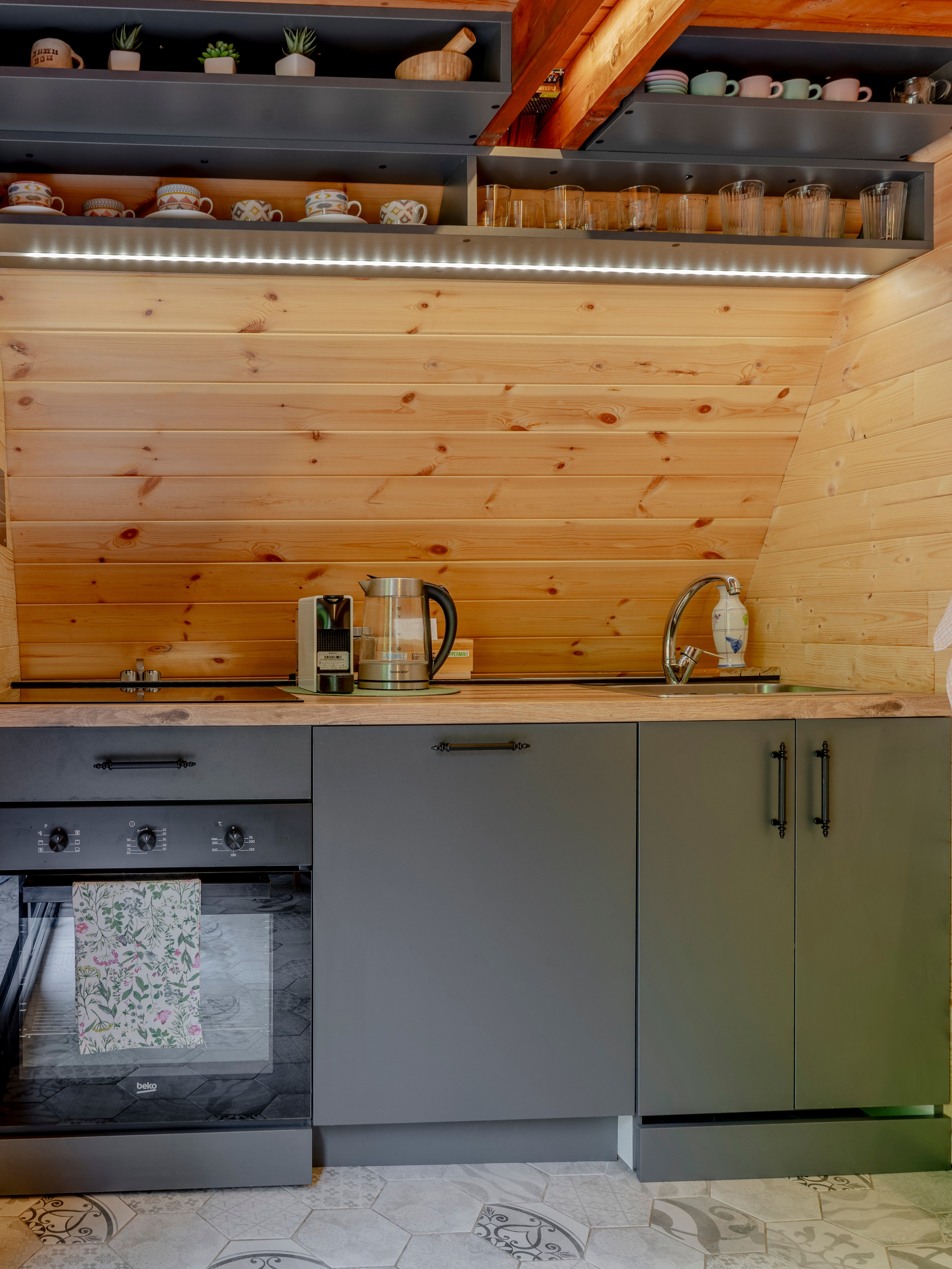 Viktorija Chalet. Photographer Liana Sudets Serbia Kopaonik Brzece Brus