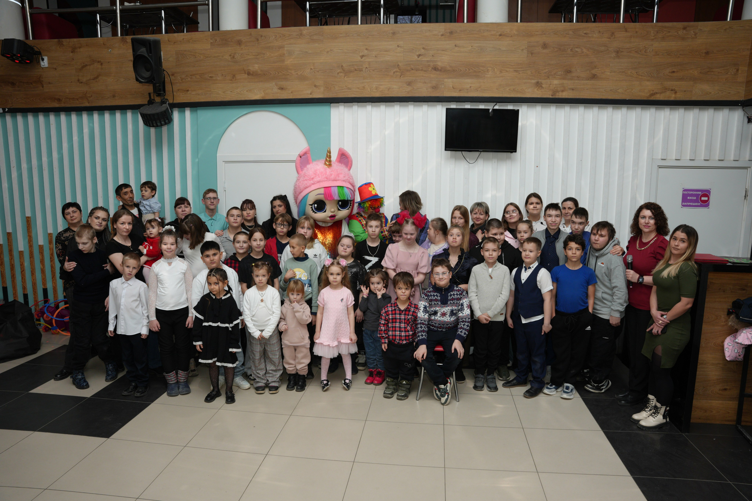 Социально —благотворительная акция «Ты в этом мире не один», посвященная Международному дню инвалидов. ВЫПУСКНЫЕ АЛЬБОМЫ, Школьный фотограф, семейный и свадебный в Саратове и области Ольга Плаксина