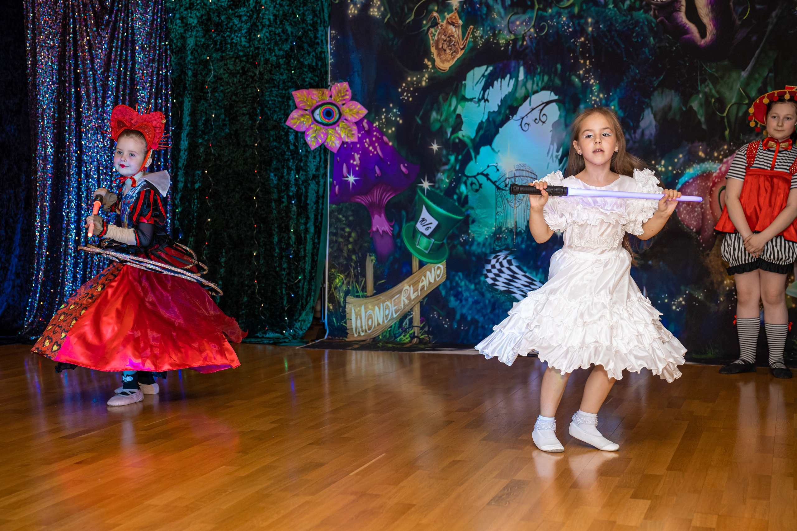 Фотосъемка детского выступления «Алиса в стране чудес». Ирина Носова - семейный и детский фотограф