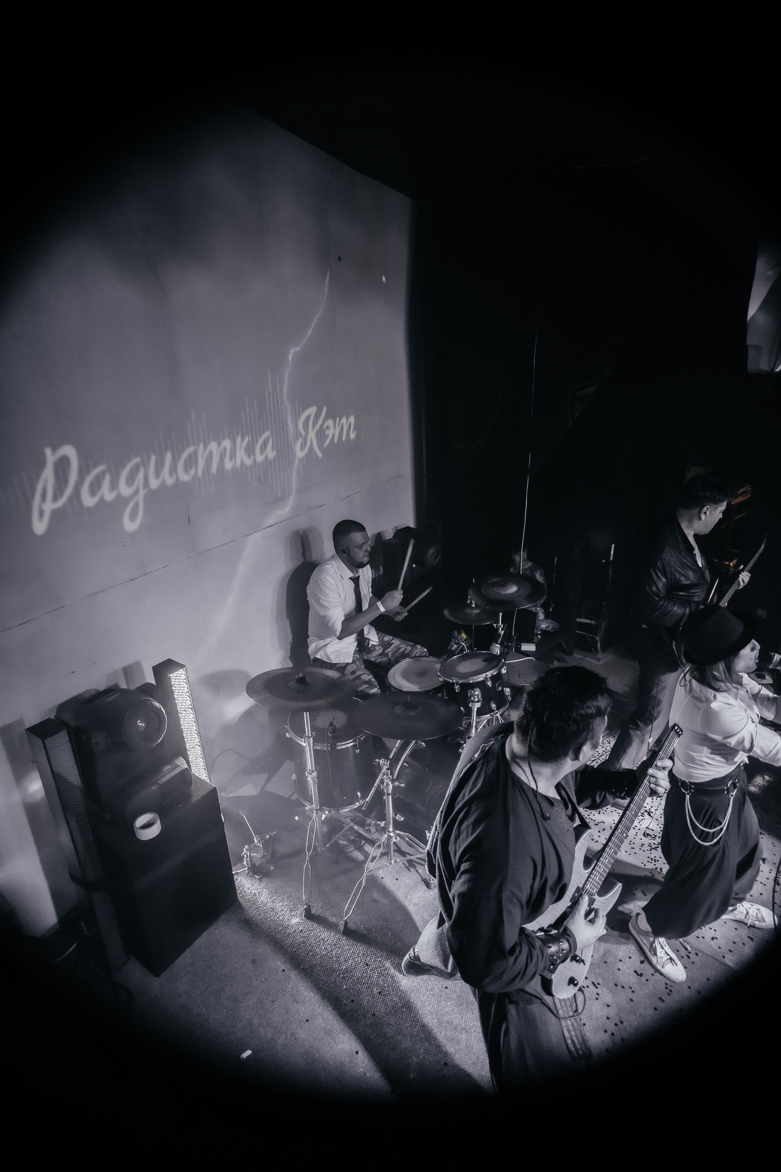 Радистка Кэт. Рок-ёлка, клуб-галерея Эрмитаж. 21.12.2024. Фотограф Регина Крикунова г. Красноярск