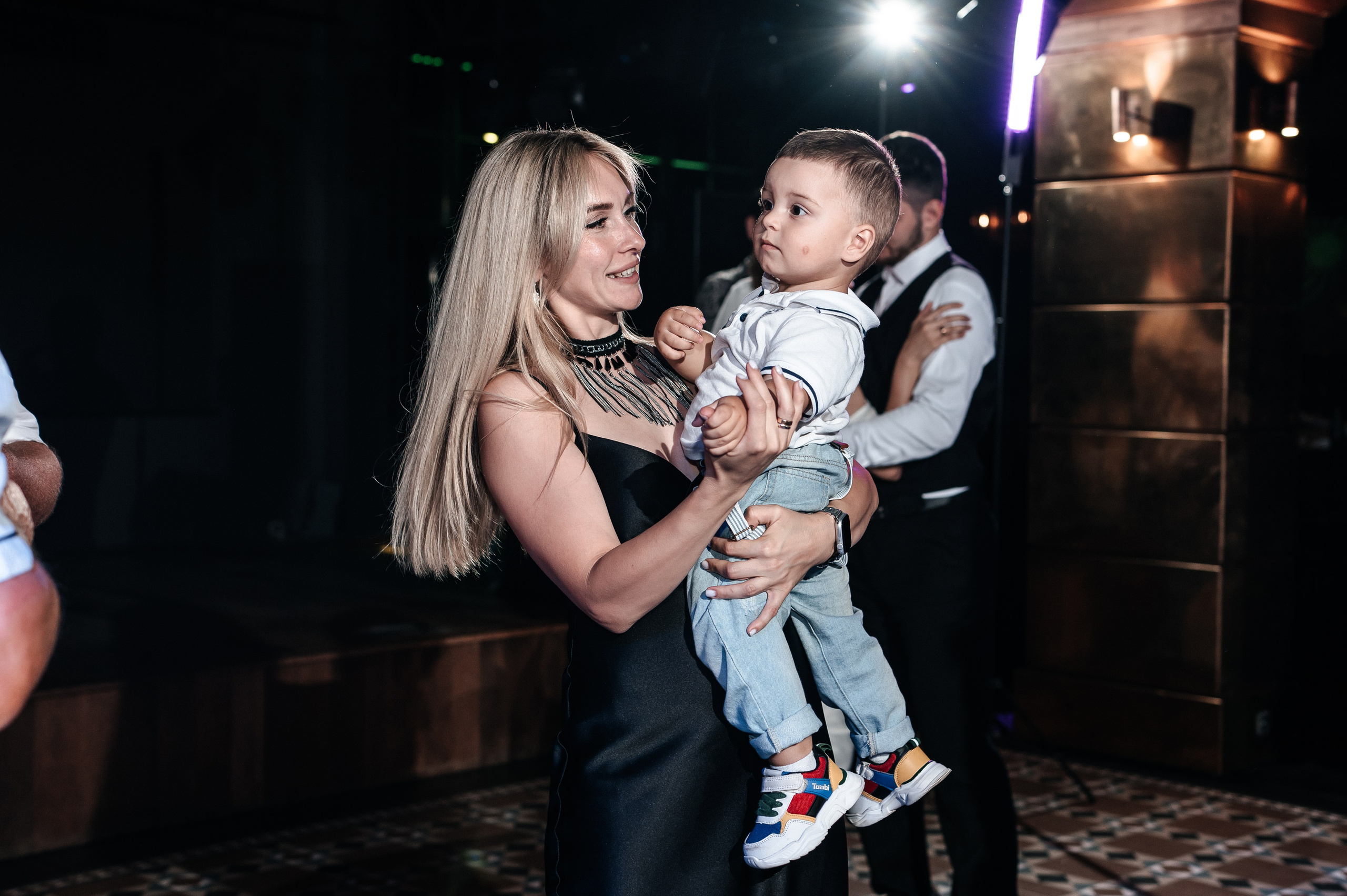 Даниил и Валерия. Черная утка. Полный день. Фотограф Екатерина Бочарникова