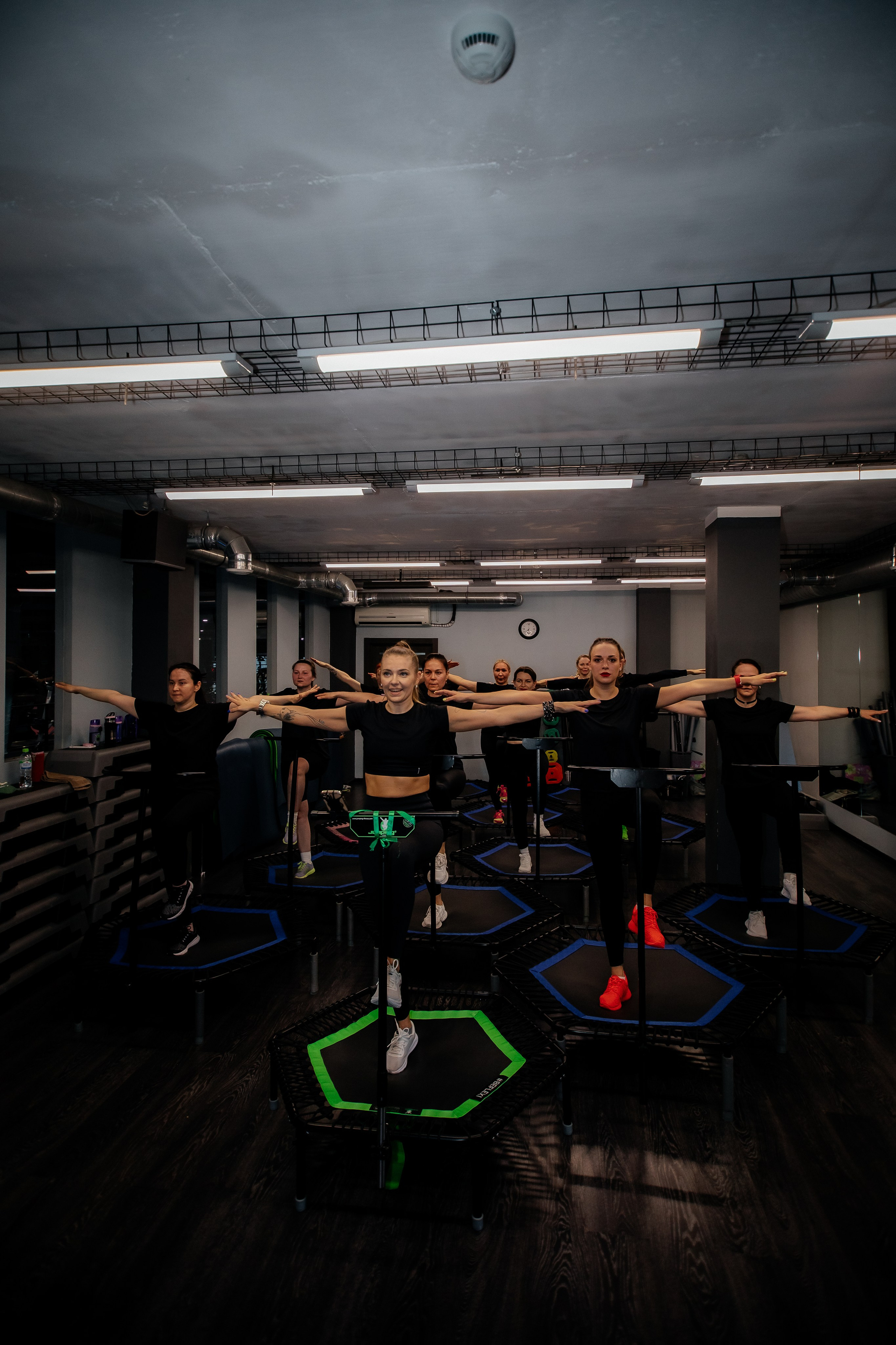 Съемки тренировок для сети студий Jumping Fitness. Ирина Тихонова — фотограф для детей и коллективов в Москве