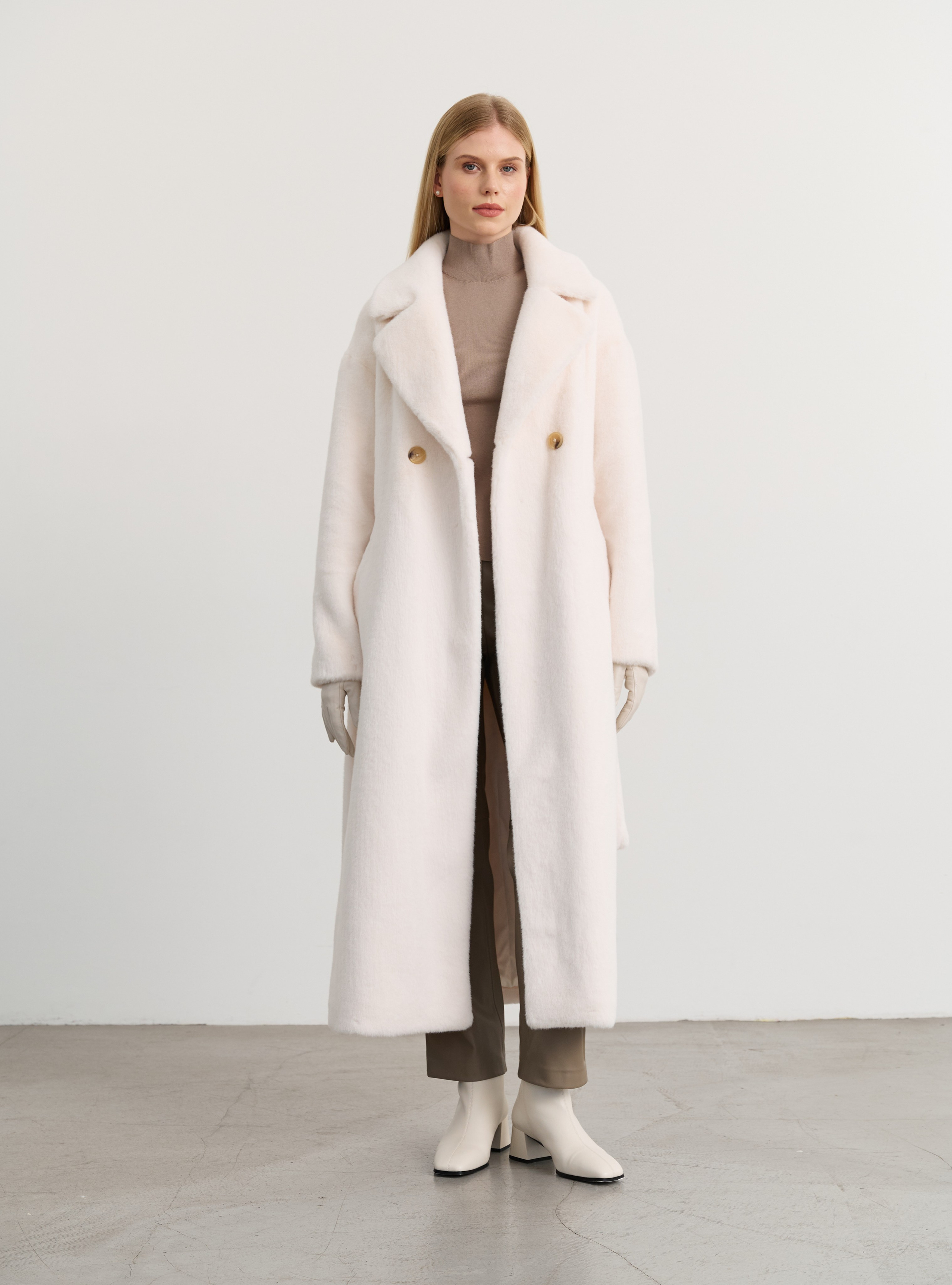 Каталог для бренда верхней одежды Sheily. Fashion фотограф в Москве Ксения Чупрунова