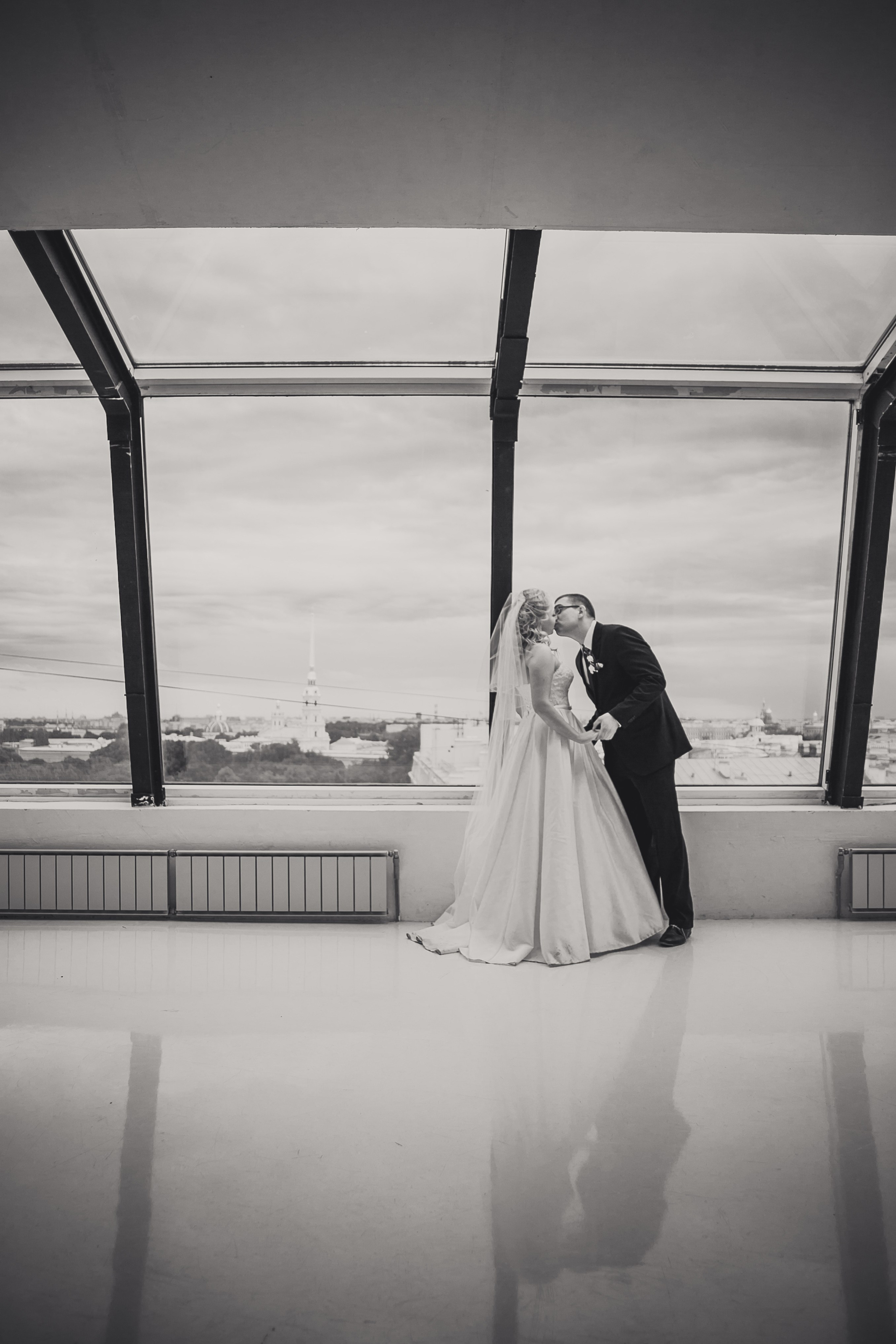 Свадьбы и Love-story. Репортажный фотограф и видеограф в Санкт-Петербурге