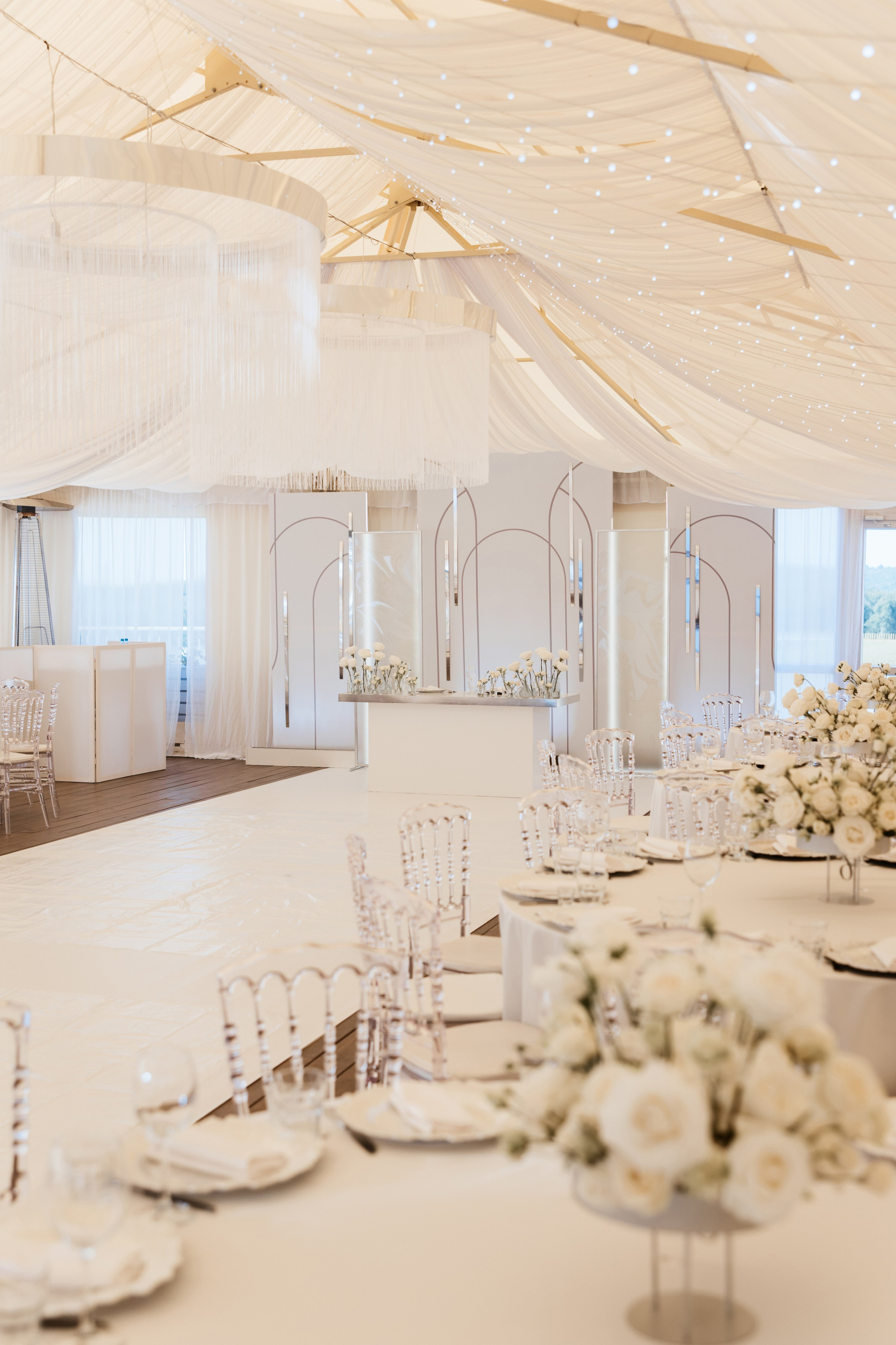 Красивая свадьба в классическом стиле. Организатор Романова Любовь