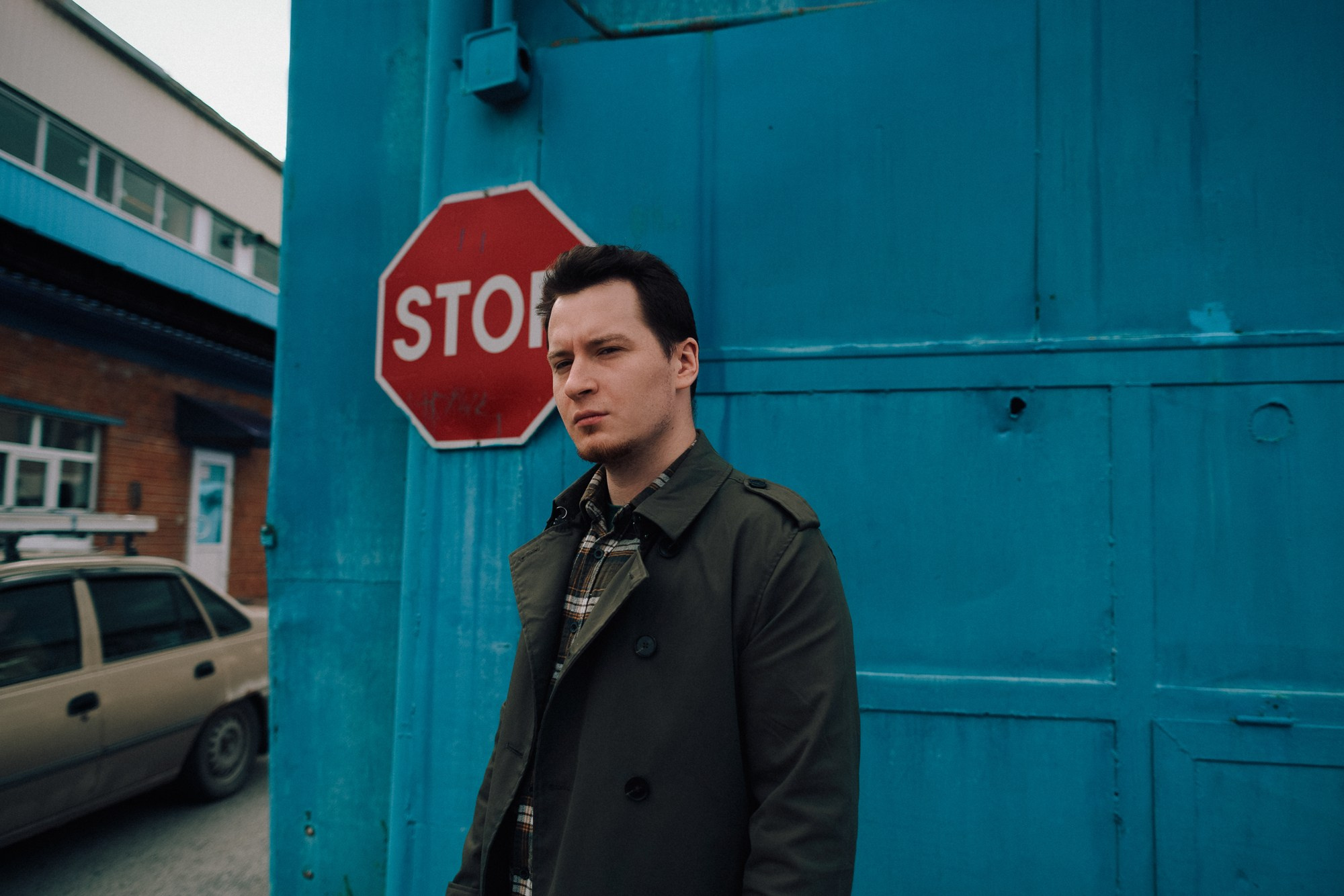 Фотограф Тюмень Дарья Мустафина — Мужская фотосессия на улицах Тюмени. Портретный фотограф Тюмень Дарья Мустафина