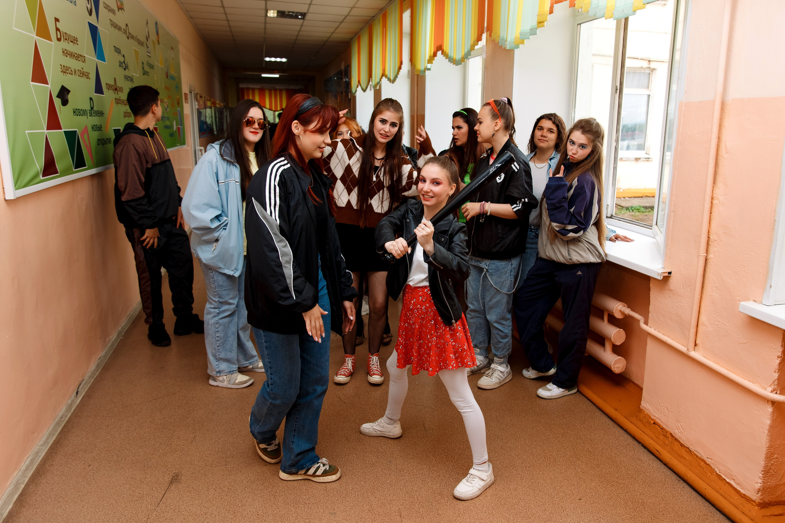 11 класс день не послушания в школе. Фотограф Любовь Корниенко, Примоский край