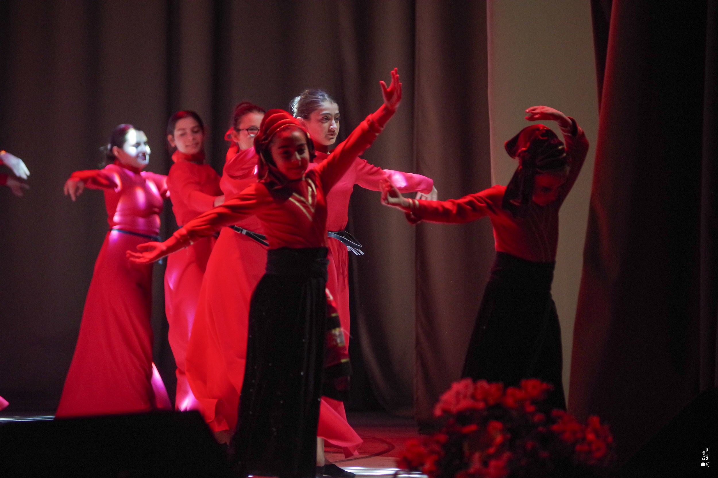 Танцы в Хоби. Портретный фотограф Денис Милютин