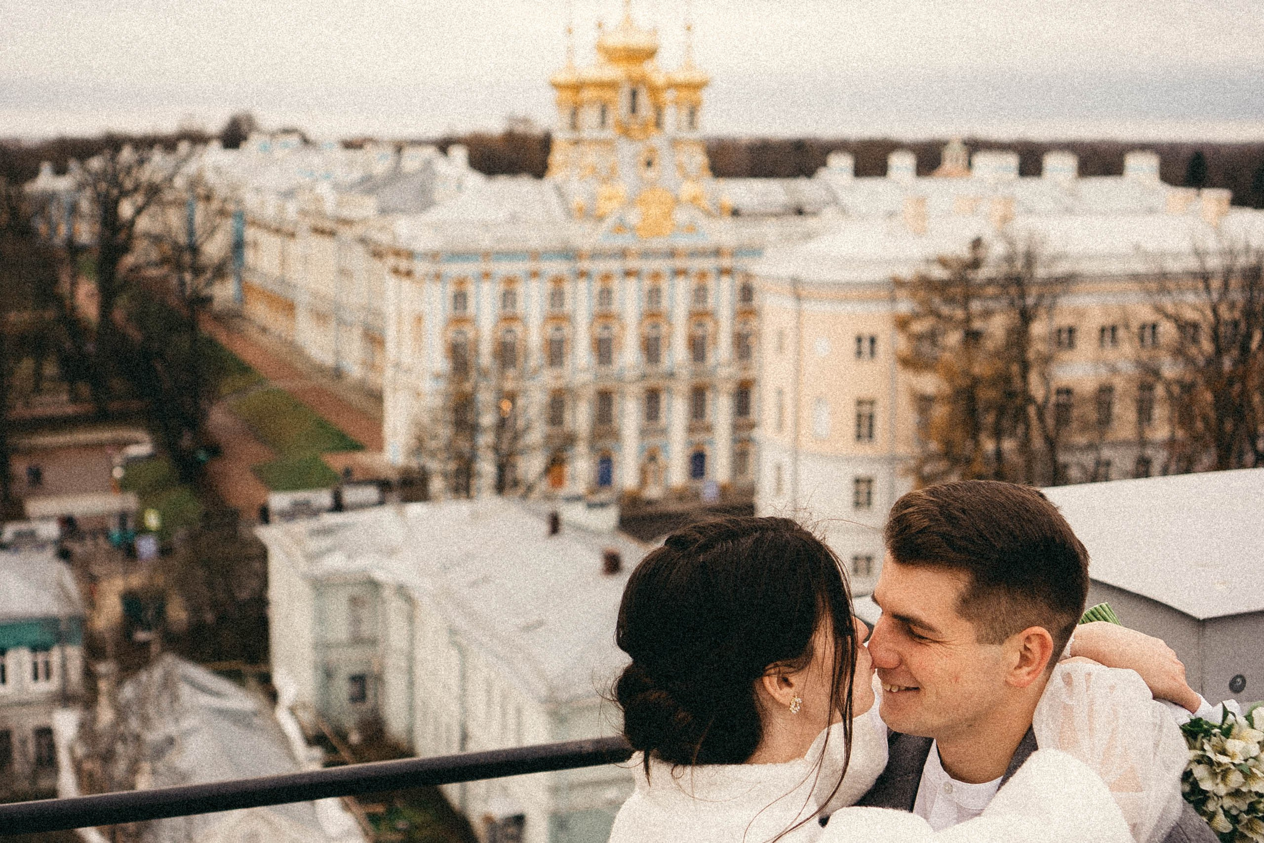 СВАДЕБНАЯ СЬЕМКА ПАРЫ В ГОРОДЕ ПУШКИН В ПАРКЕ ЕКАТЕРИНЕНСКОМ В НОЯБРЕ. Профессиональный фотограф, Санкт-Петербург — Виктория Богомолова