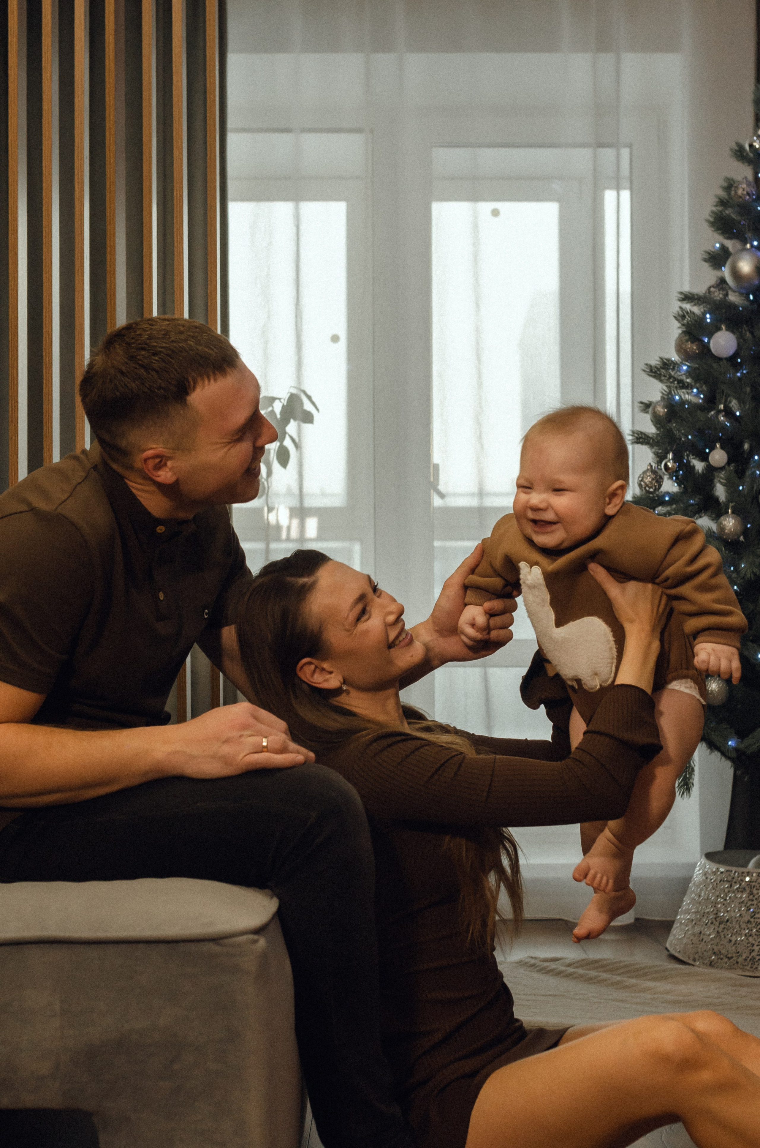 Аня, Никита и маленький Арсений. Домашняя съемка. Семейный фотограф в Барнауле и Санкт-Петербурге Ирина Ястребова