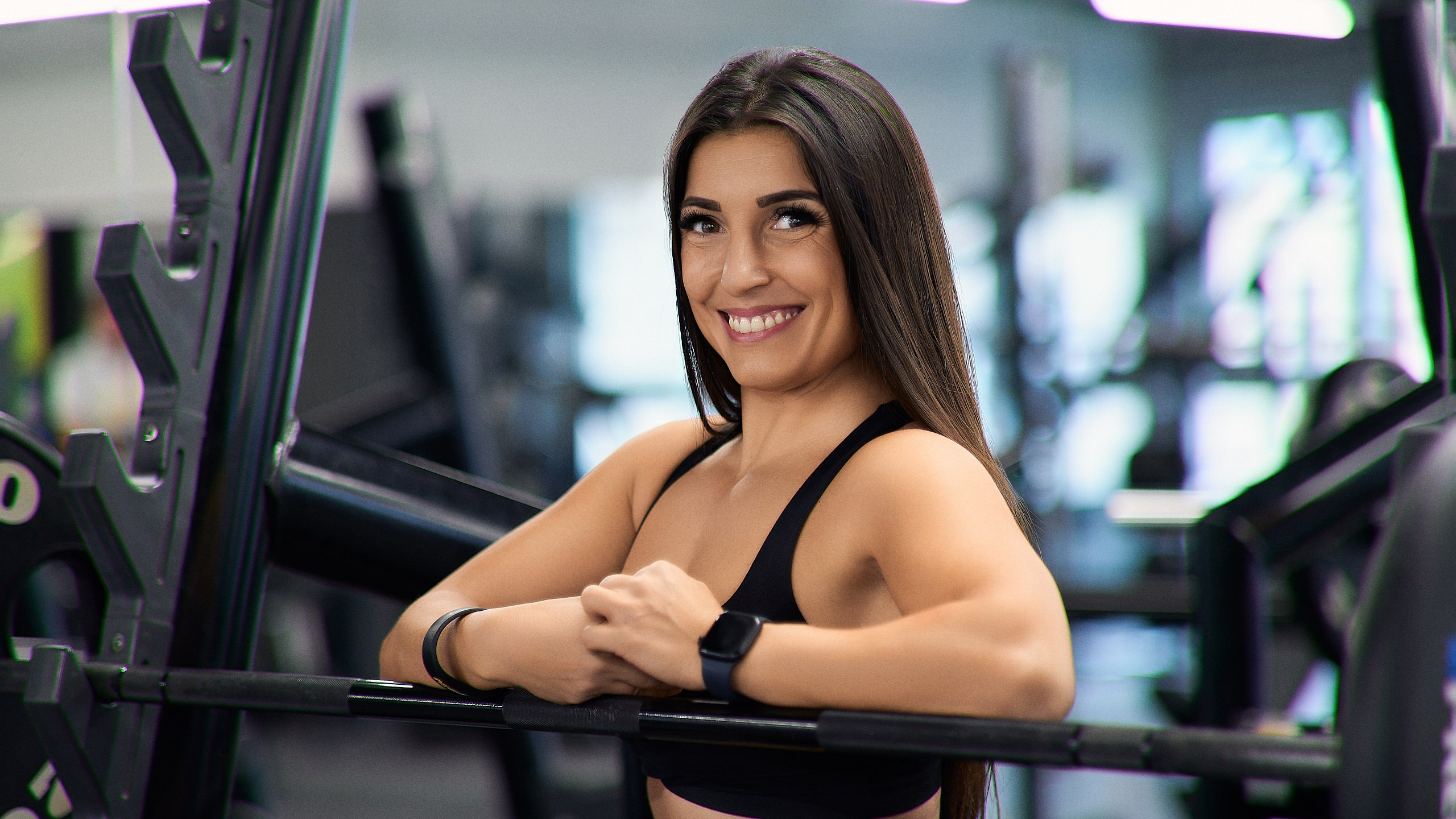 Vášeň v akcii – Fotografia športu, práce a kreatívnych procesov. Som Nikolay Samara, fotograf v Bratislave. Zameriavam sa na portréty, lifestyle, eventy a work and sport fotografiu s osobným pr