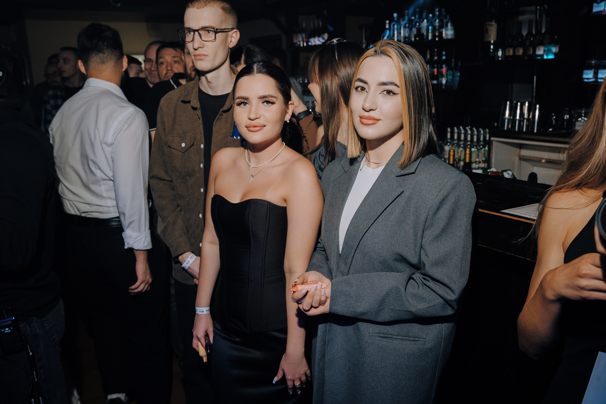 20 ЛЕТ МЕГАПОЛИС ЧЕЛЯБИНСК ХЕДЛАЙНЕР ЕЛКА. Репортажный фотограф Зуев Роман г. Челябинск