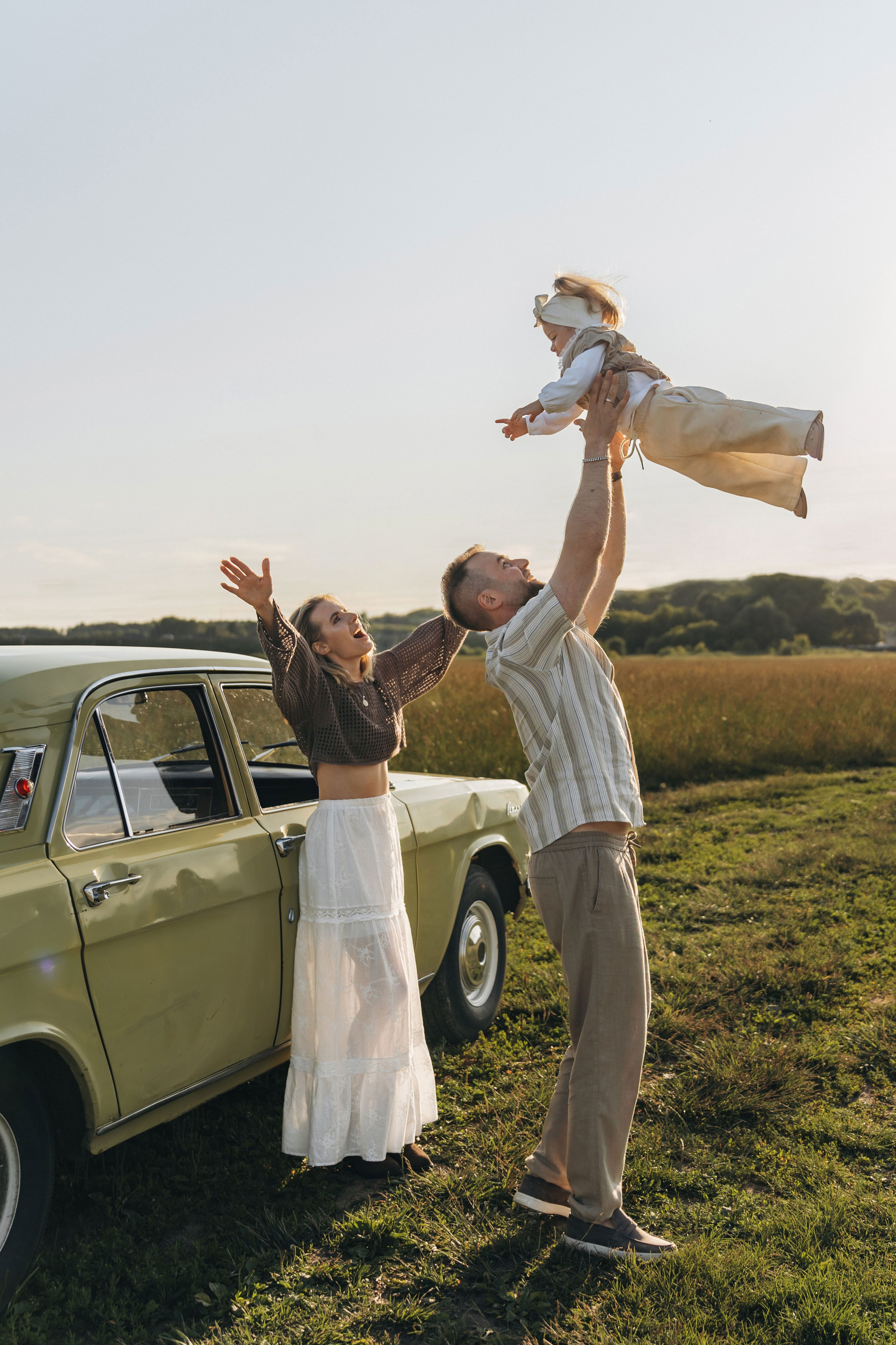 На машине загород. Ваш фотограф Вика Артемова
