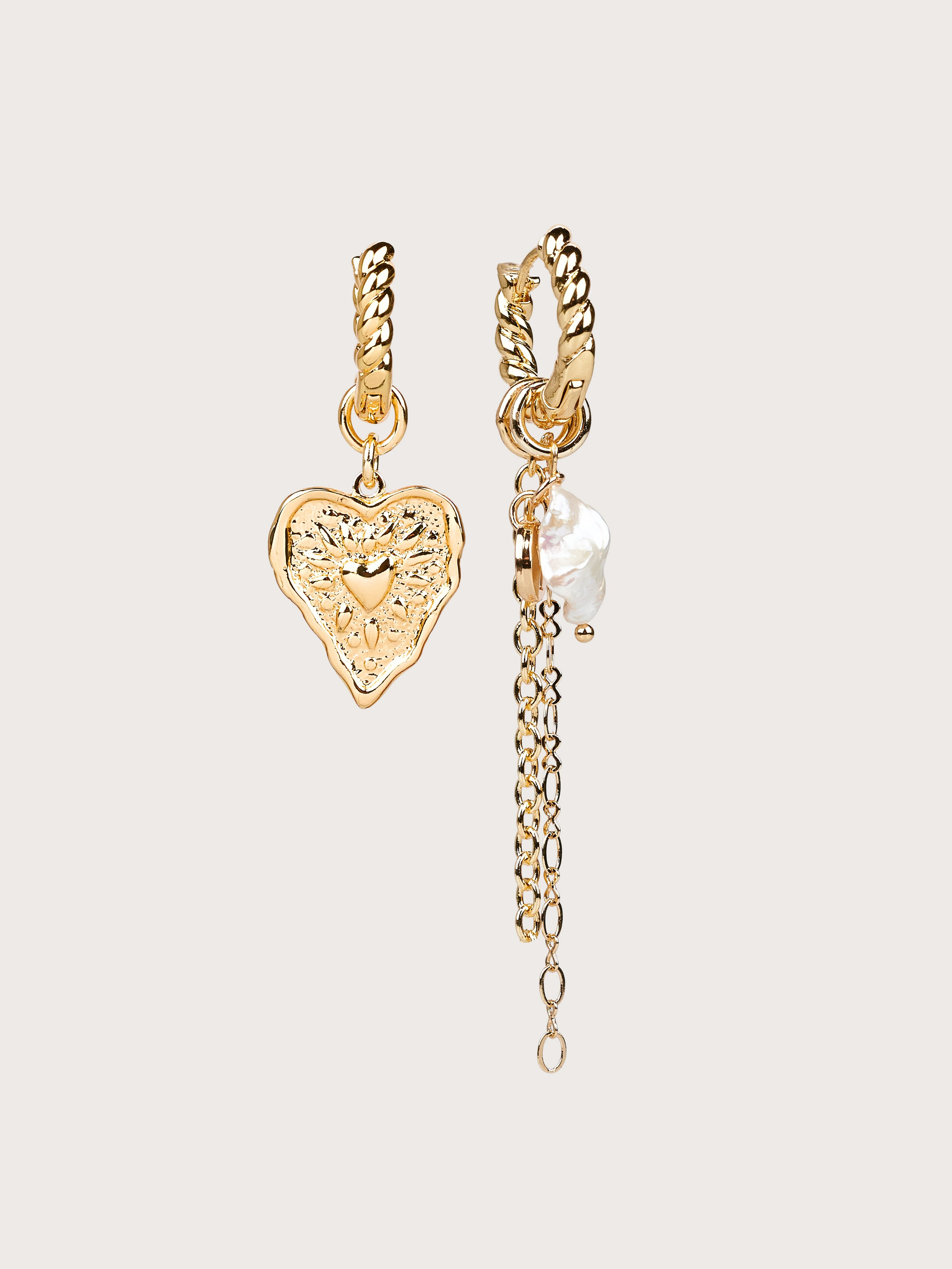 Украшения, бижутерия, часы. Предметный фотограф в Москве Мария Игнатенко. Нейрофото, ретушь, сет-дизайн