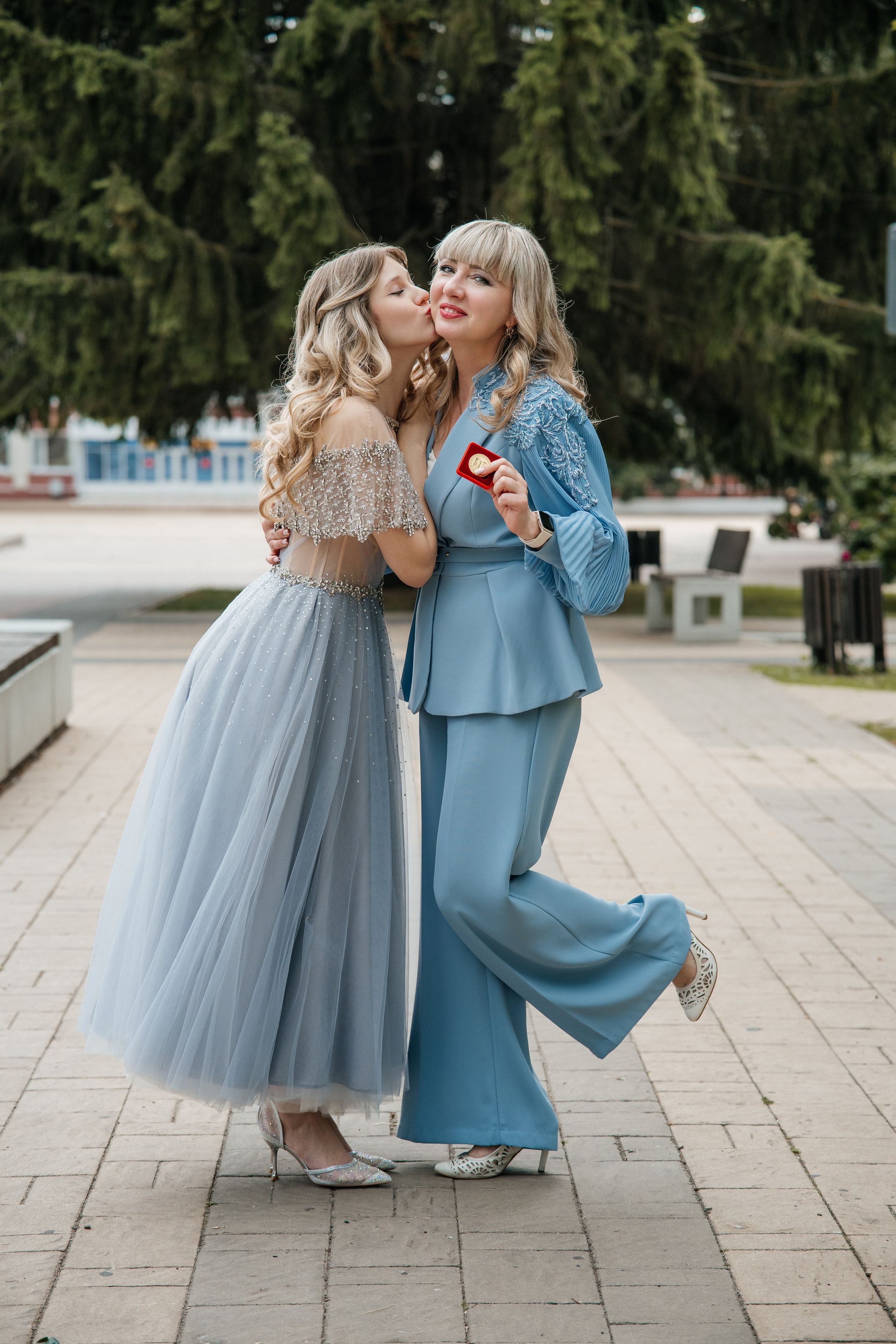 Медалисты. Школьный фотограф в Валуйках. Фотосессии для выпускников и изготовление выпускных альбомов в городе Валуйки и в Белгородской области