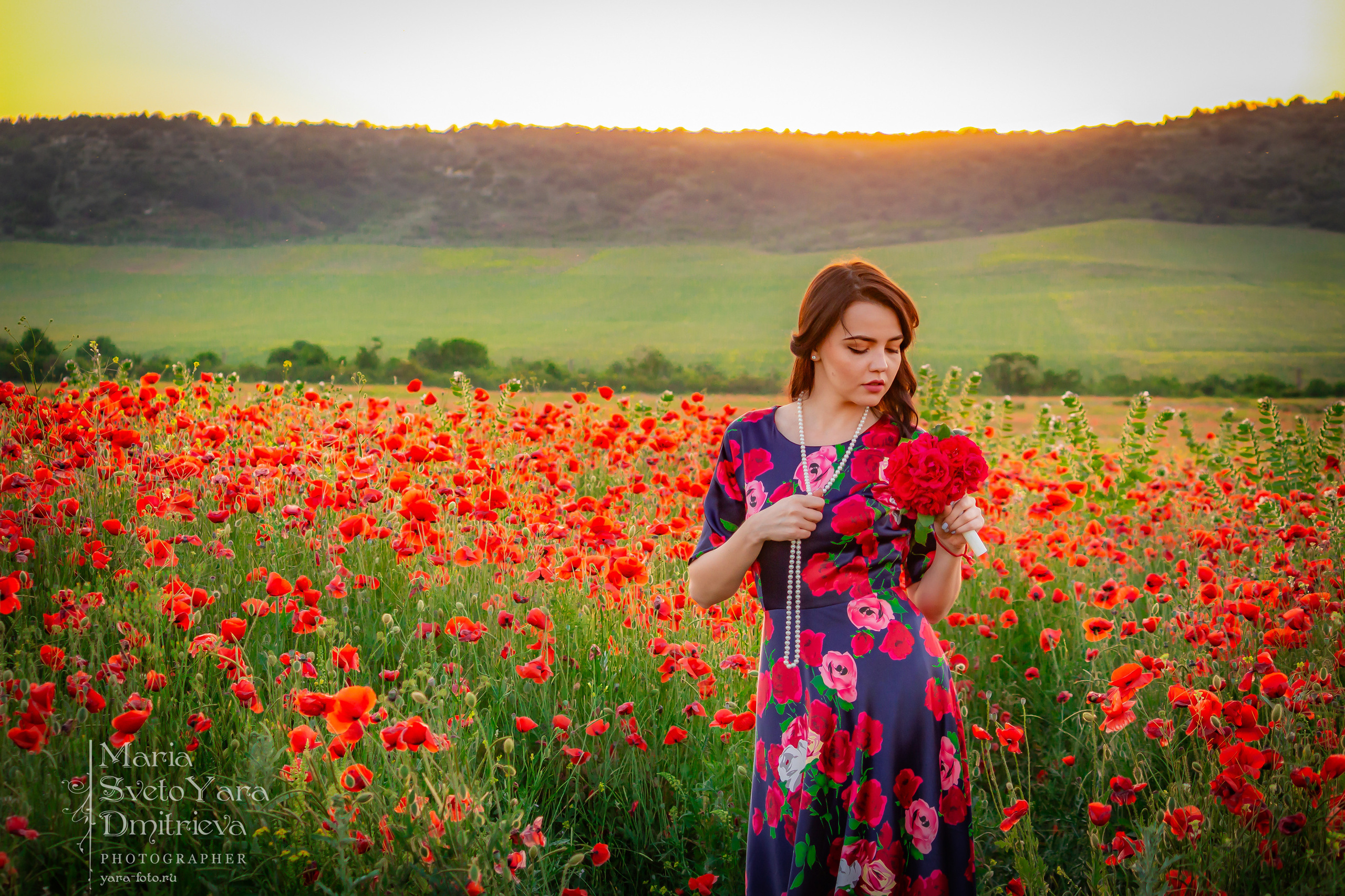 выездные фотосессии в цветущие маковые поля для женщин в Симферополе и по Крыму
