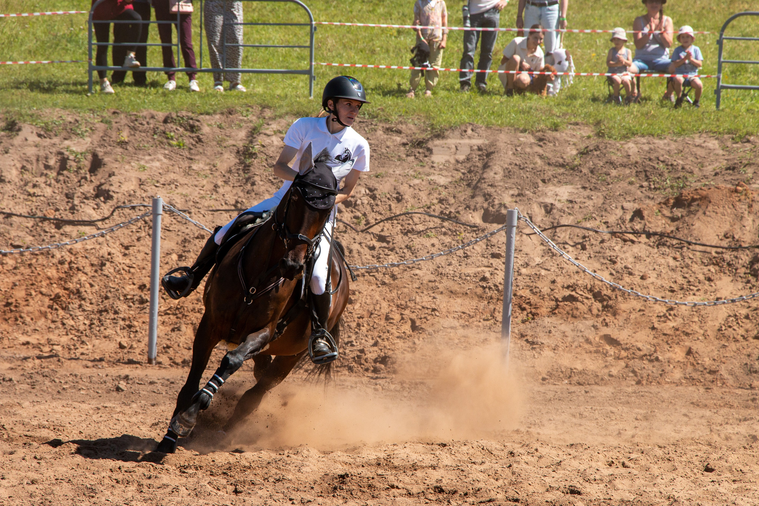 Конь-огонь 2025. Олег Романов. Мастер фото по спорту