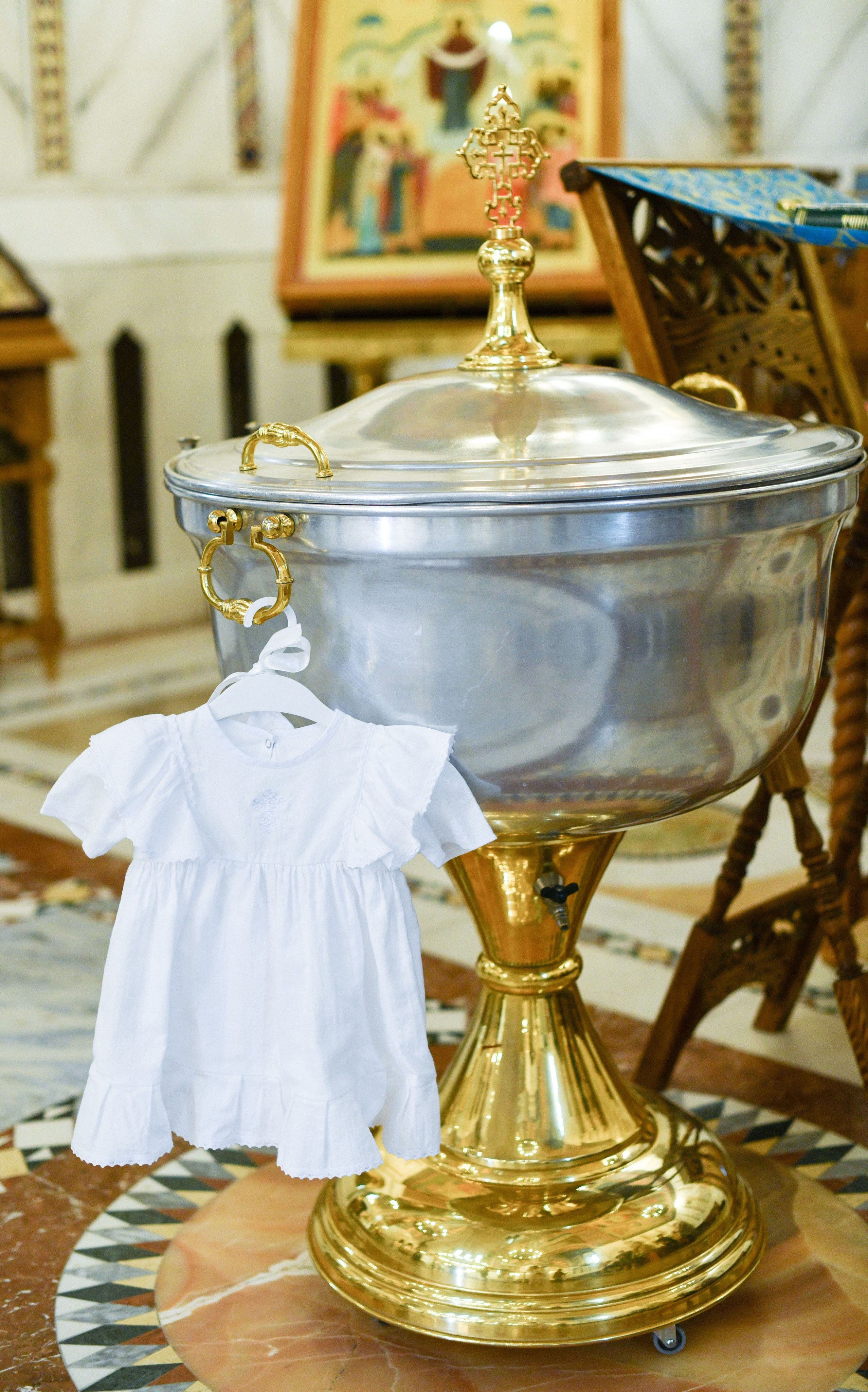 Крещение Марии. Церковь Покрова Пресвятой Богородицы в Ясенево. Свадебный и портретный фотограф в Москве Галина Борисова