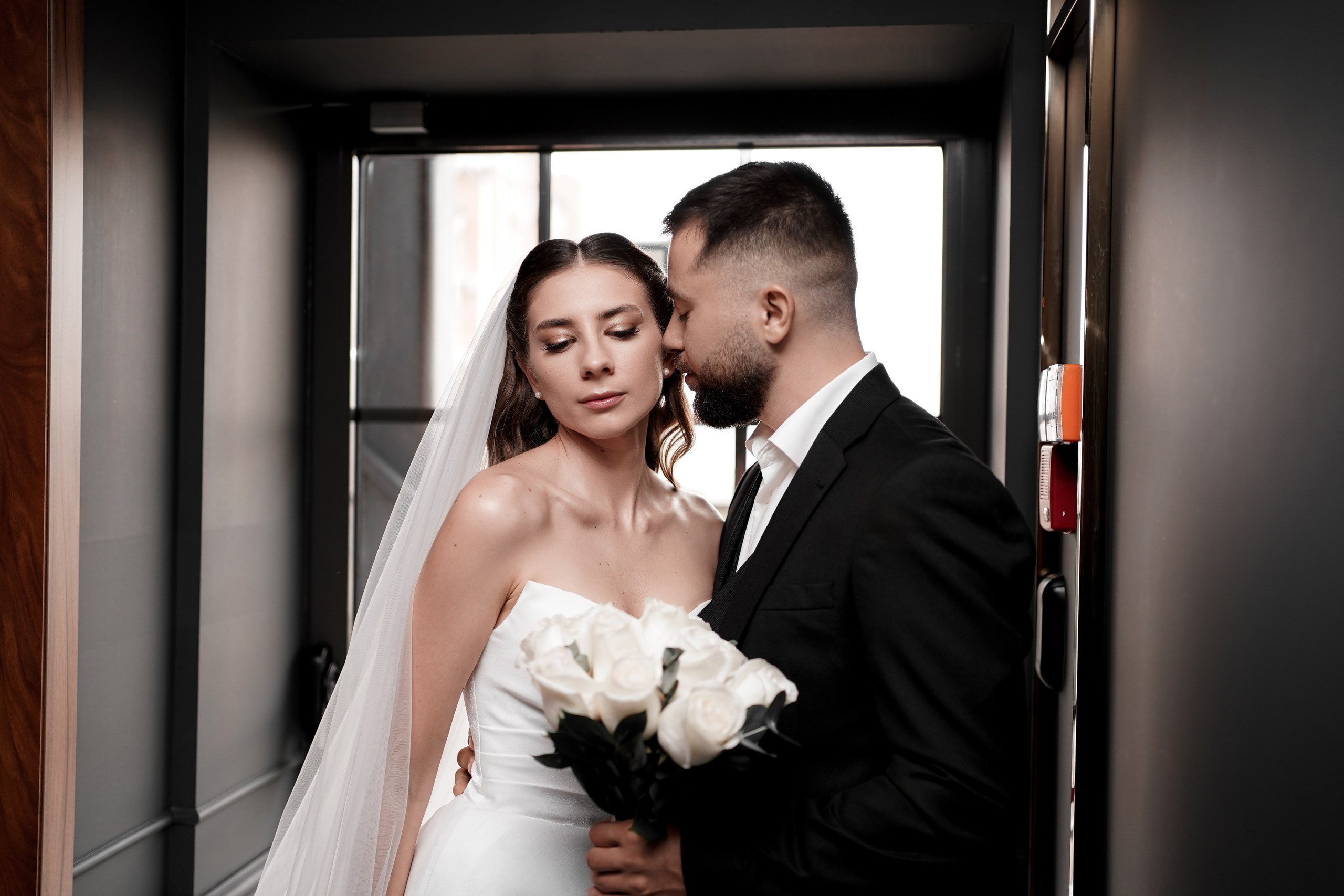 Виктория и Тарон в отеле Арка. Свадебный фотограф Ростов-на-Дону. Свадебный фотограф в Ростове-на-Дону. Таинство Крещения и Венчания, семейные фотосессии. Алёна Чёботова