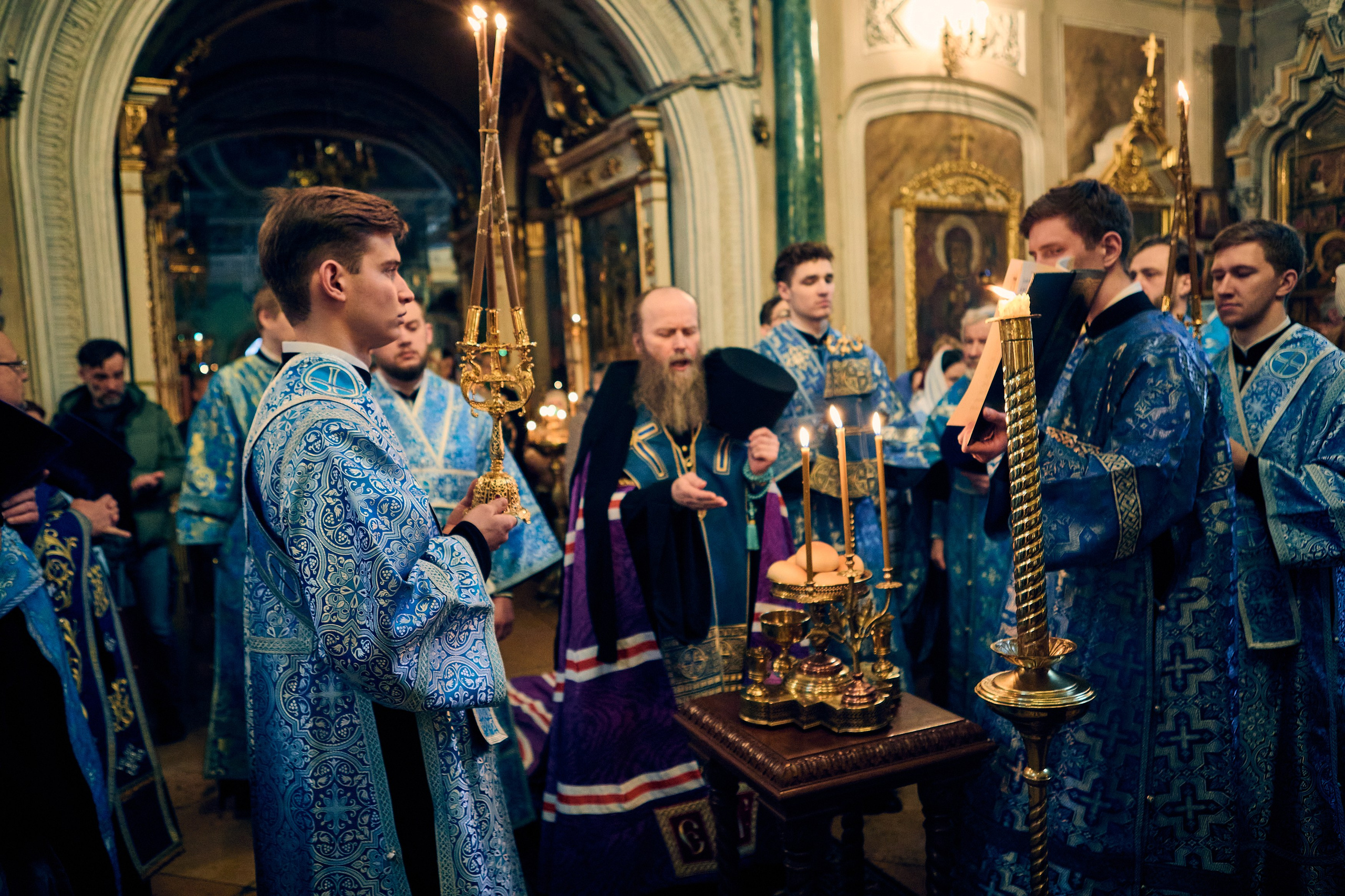 Всенощная на БЛАГОВЕЩЕНИЕ ПРЕСВЯТОЙ БОГОРОДИЦЫ. DMITRY MOISEENKO — фотограф, художник, топ-стилист