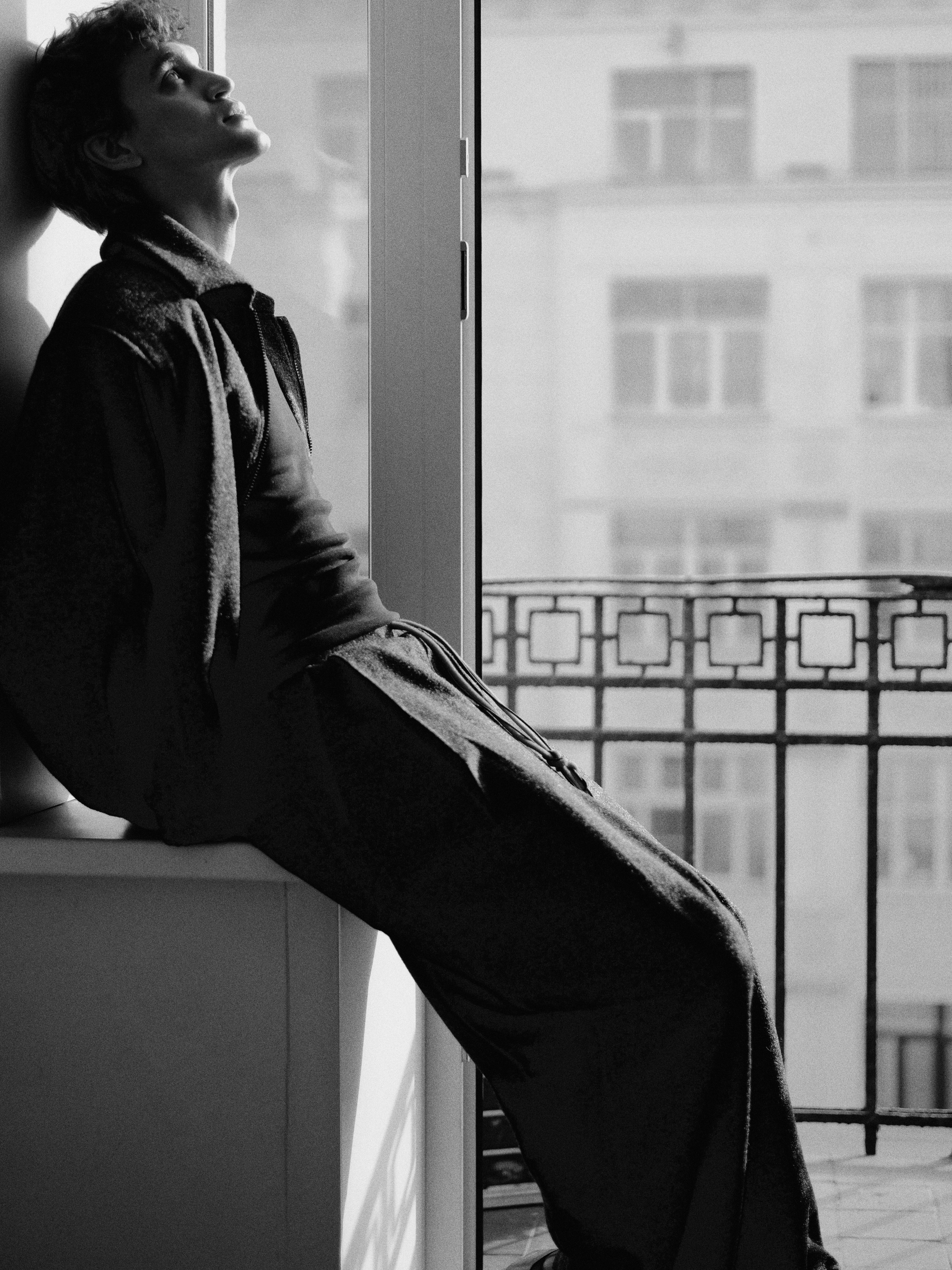 89233. Главная