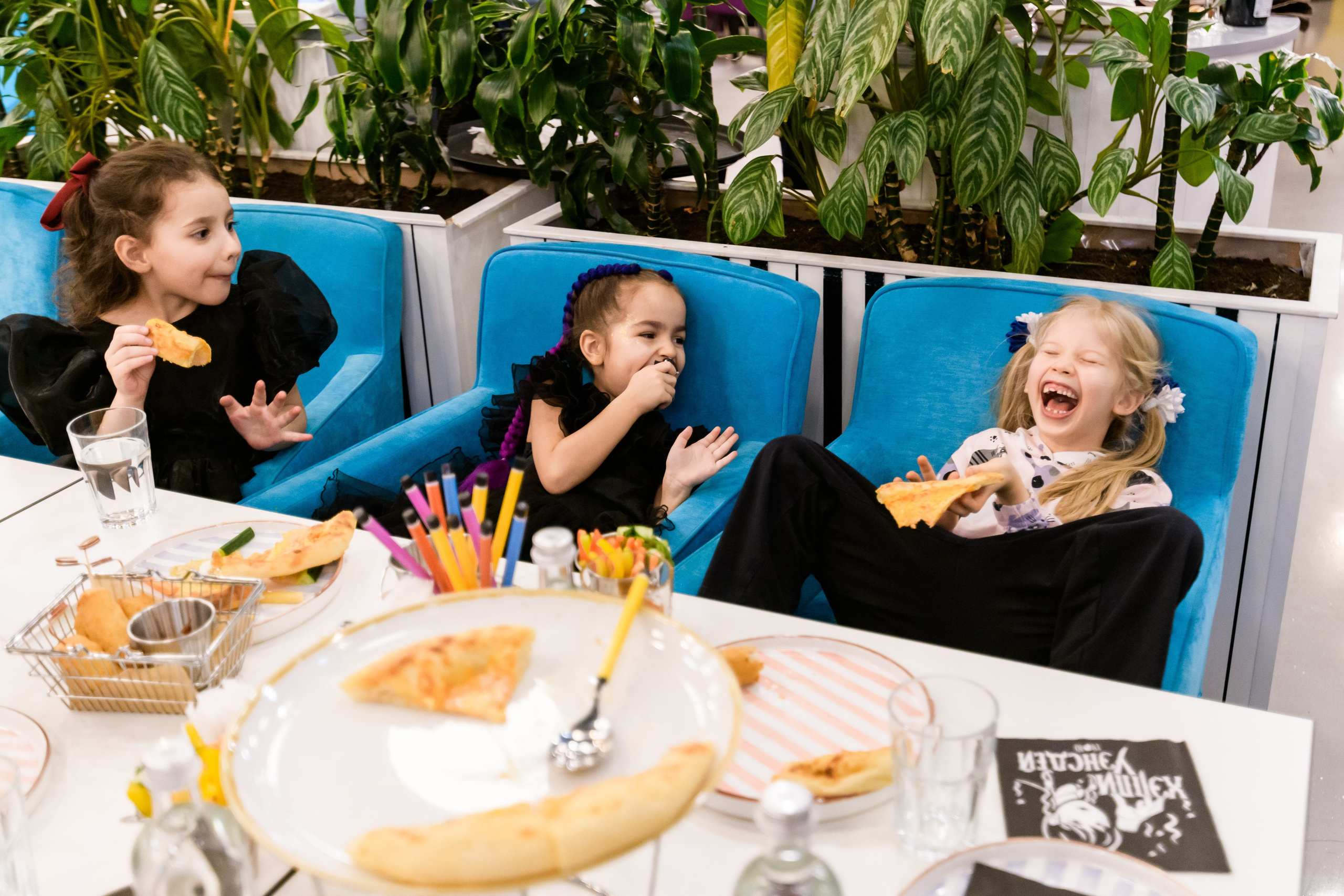 День рождения Софии в стиле «Уэнздей». Репортажный фотограф Сергей Дроздов