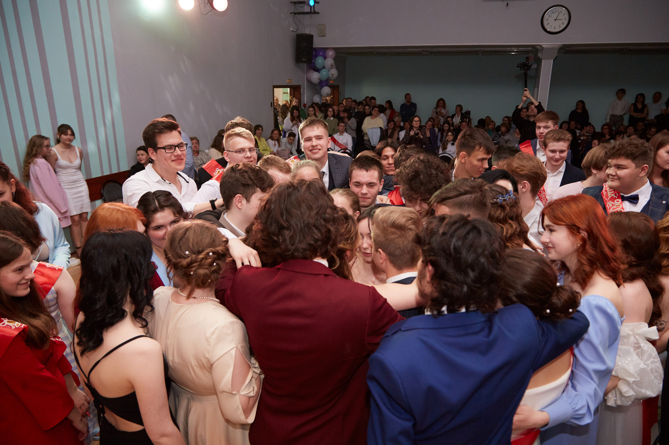 Последний звонок. Фотограф Савченко Люба. Москва