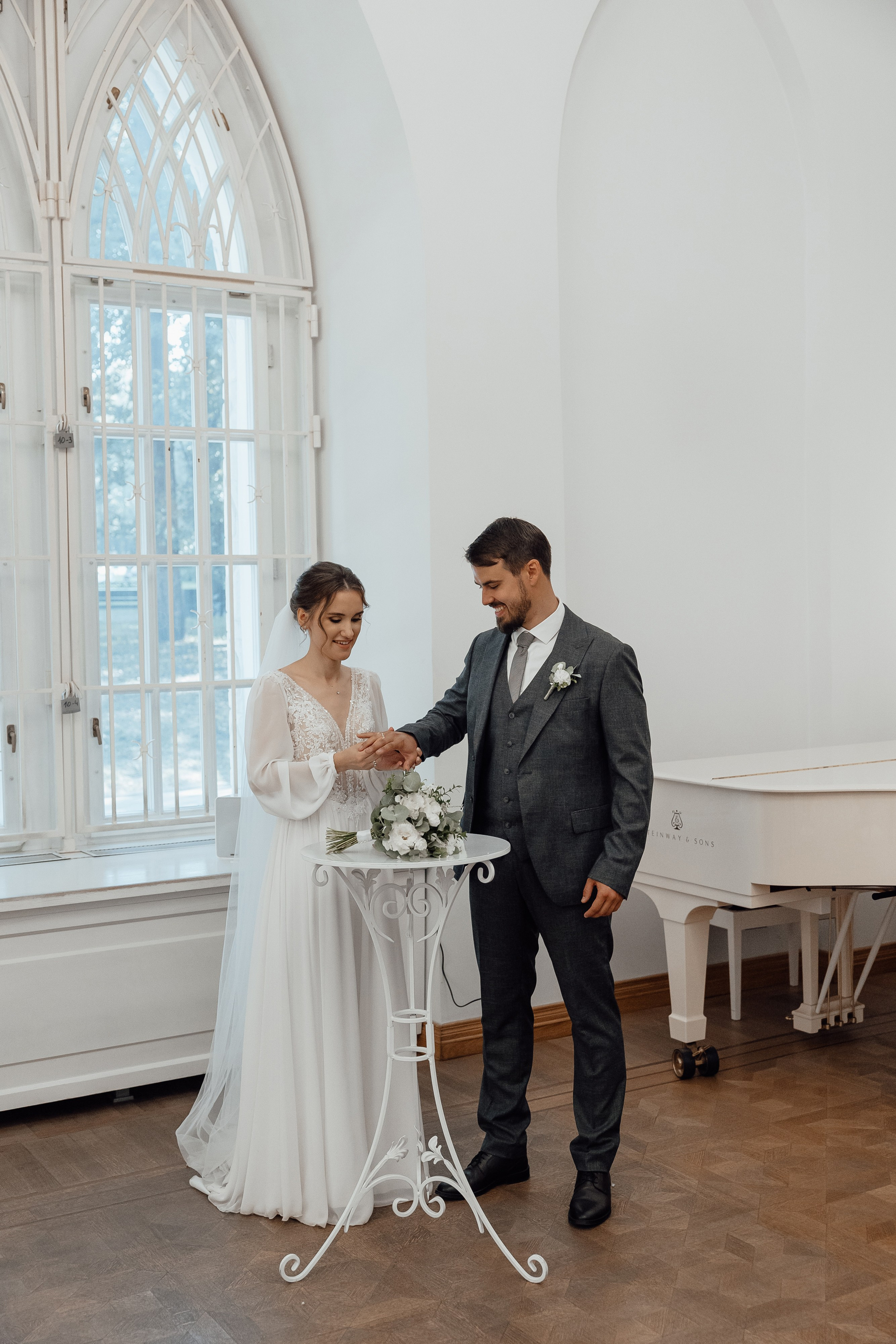 Свадебная фотосессия в Оперном доме Царицыно