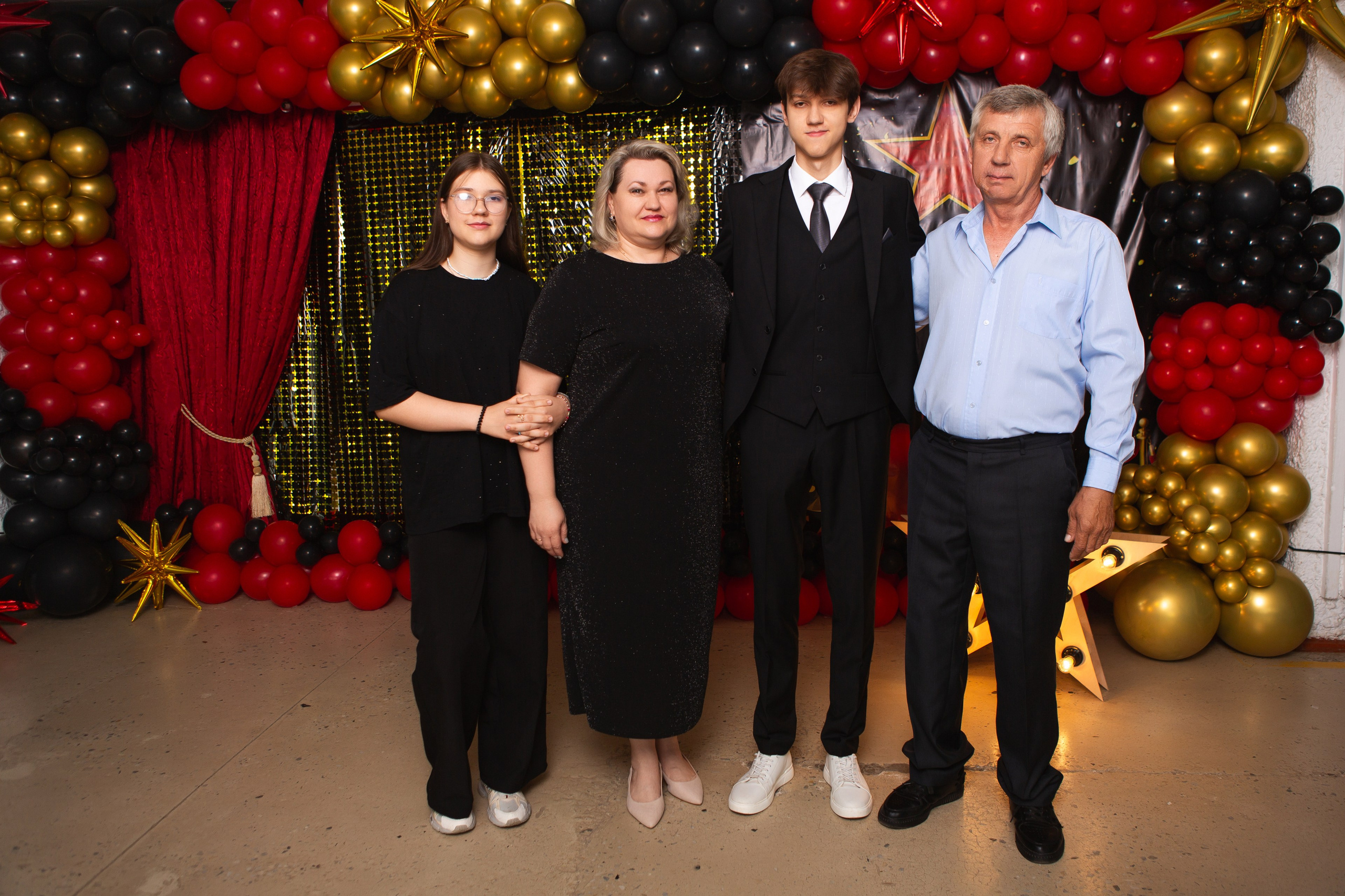 ФОТОСЕССИЯ С РОДИТЕЛЯМИ «ВЫПУСКНОЙ» 2024 г. 9 ШКОЛА г. МЦЕНСК. ТВОЙ АЛЬБОМ / ТВОИ ПРАВИЛА