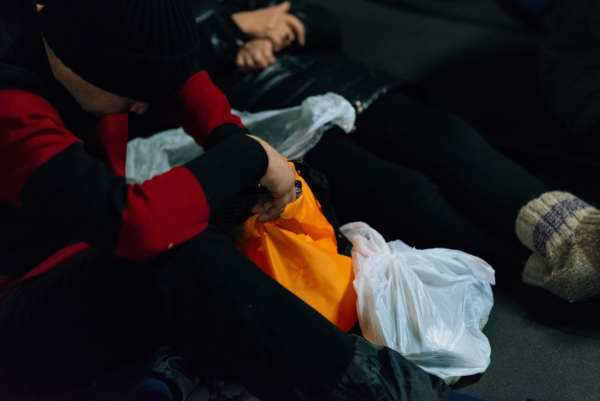 Выдача подарков в Пункте обогрева и Ночном приюте. Репортажный фотограф в Санкт-Петербурге Анастасия Клёпова