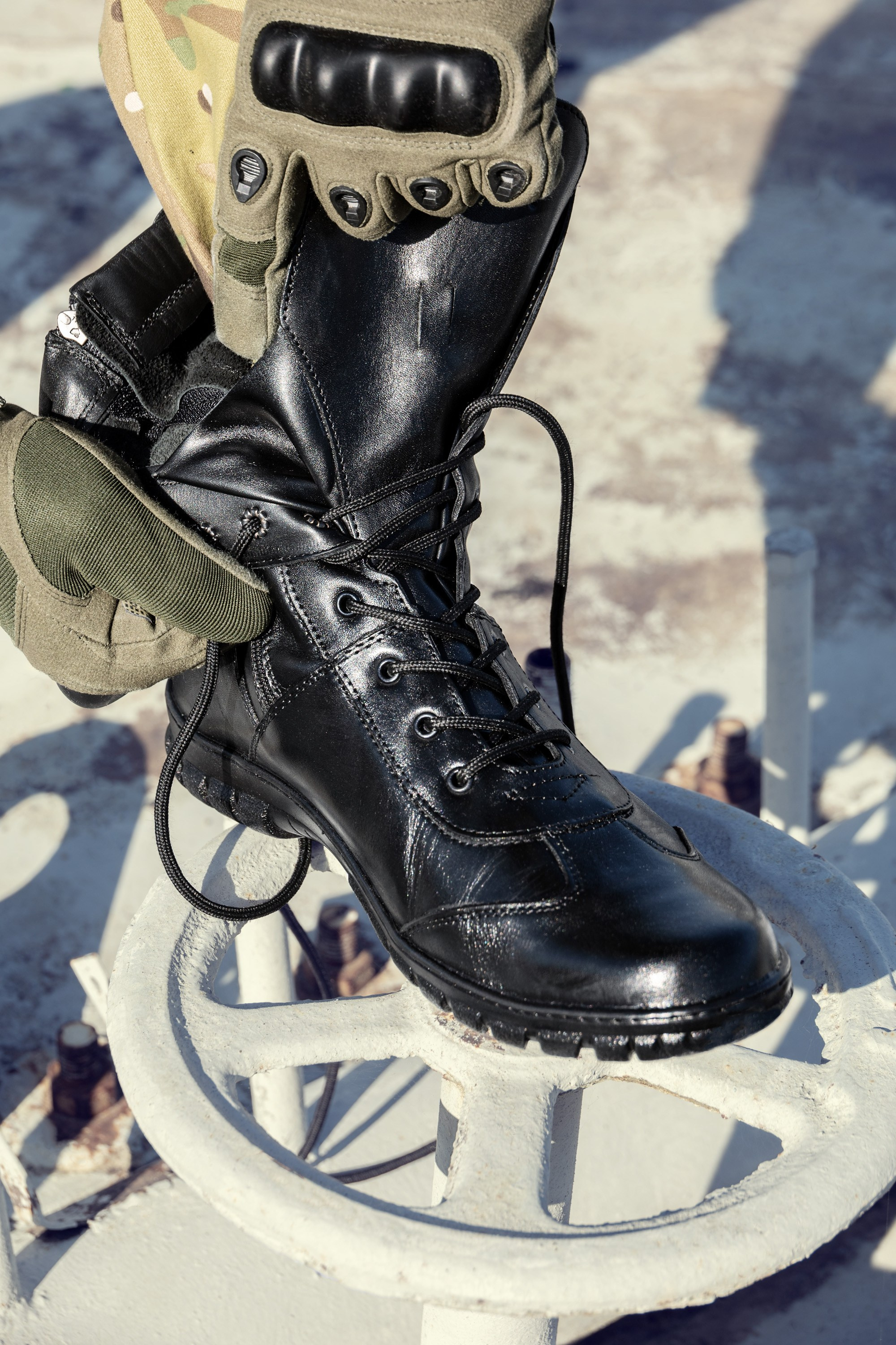 Детализация шнуровки берцев крупным планом | Фото для сайта производителя