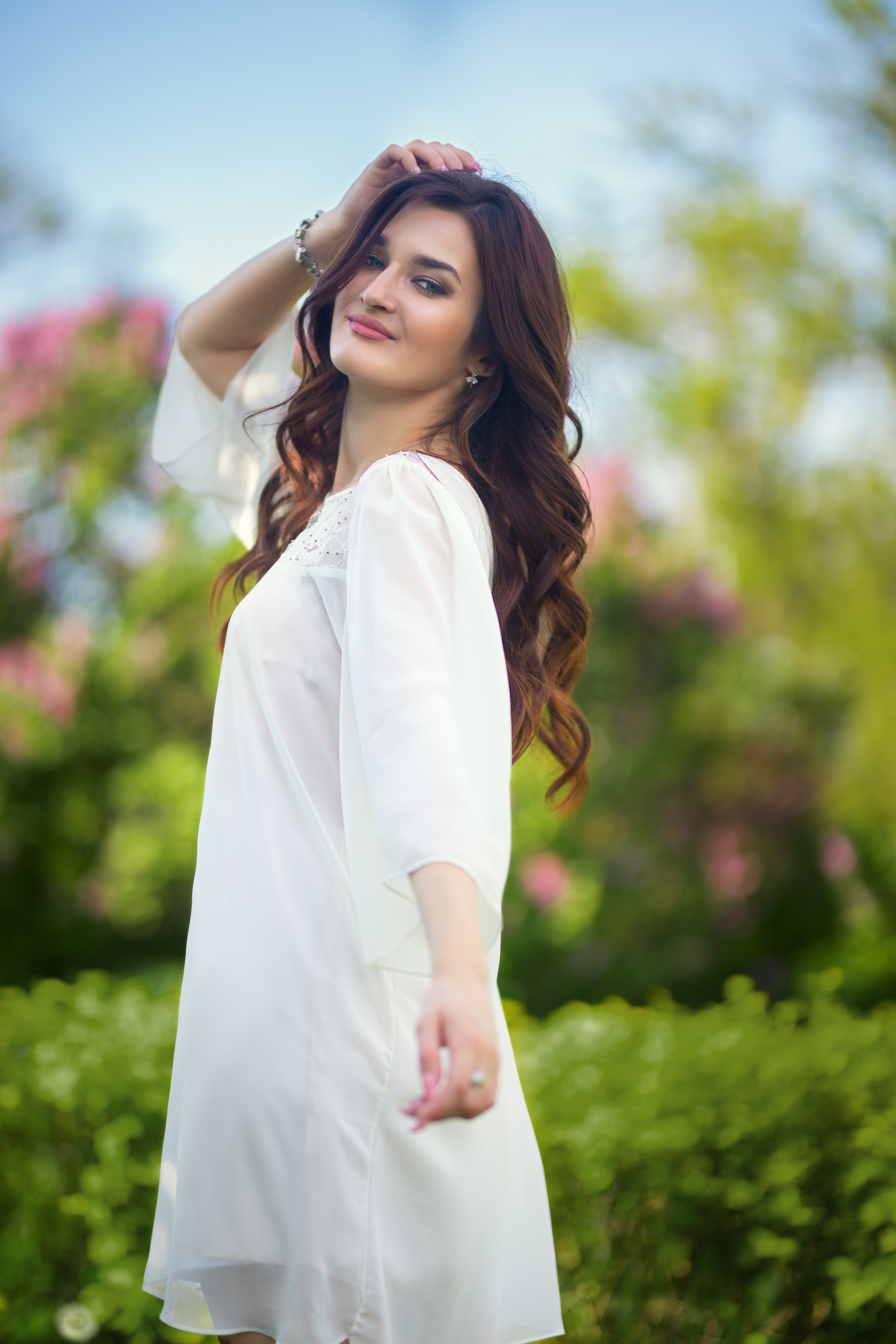 Съемка с Анастасией в кустах сирени в формате для «себя»