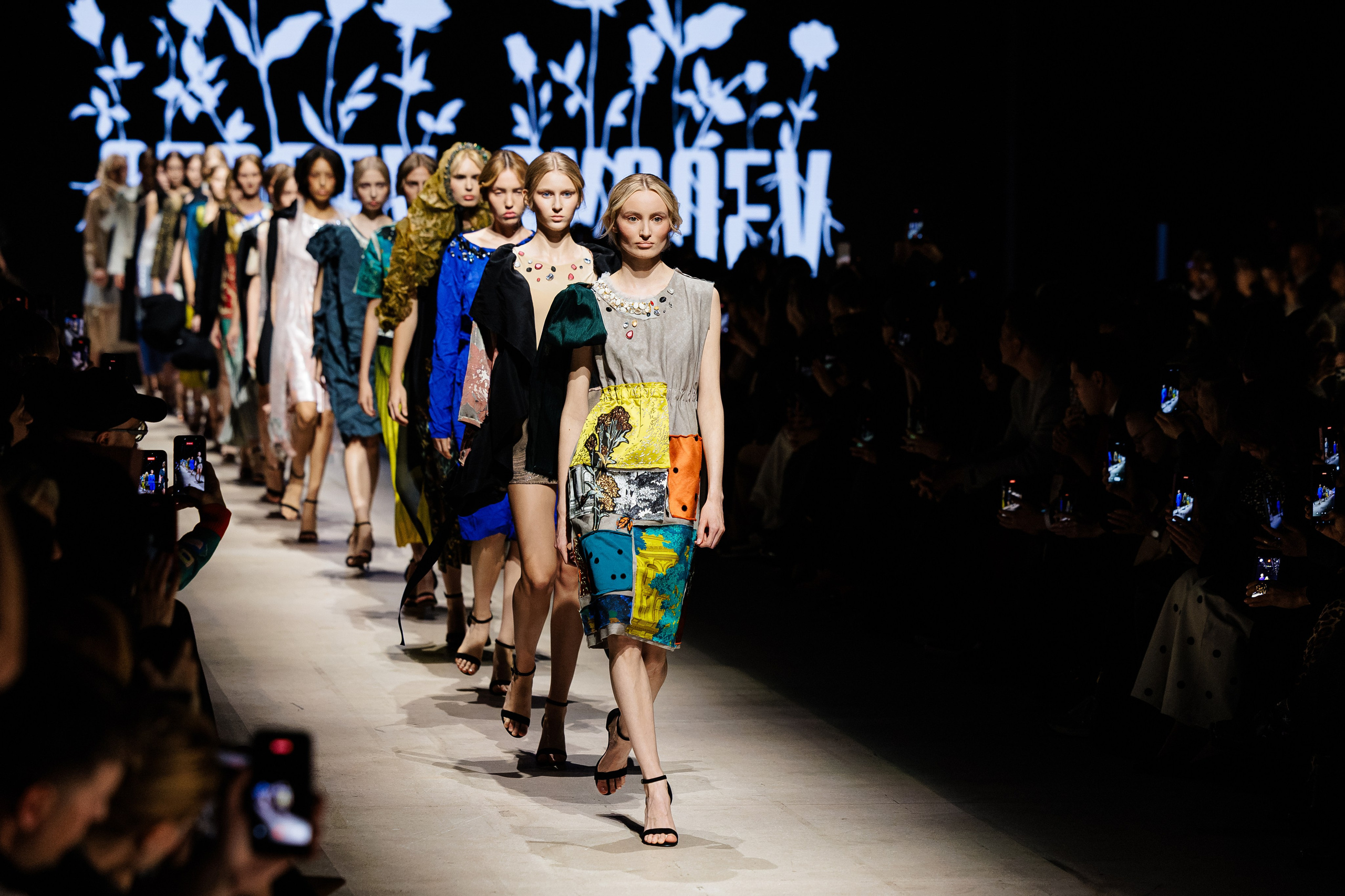 Подиумный фотограф Москва Санкт-Петербург Fashion показы