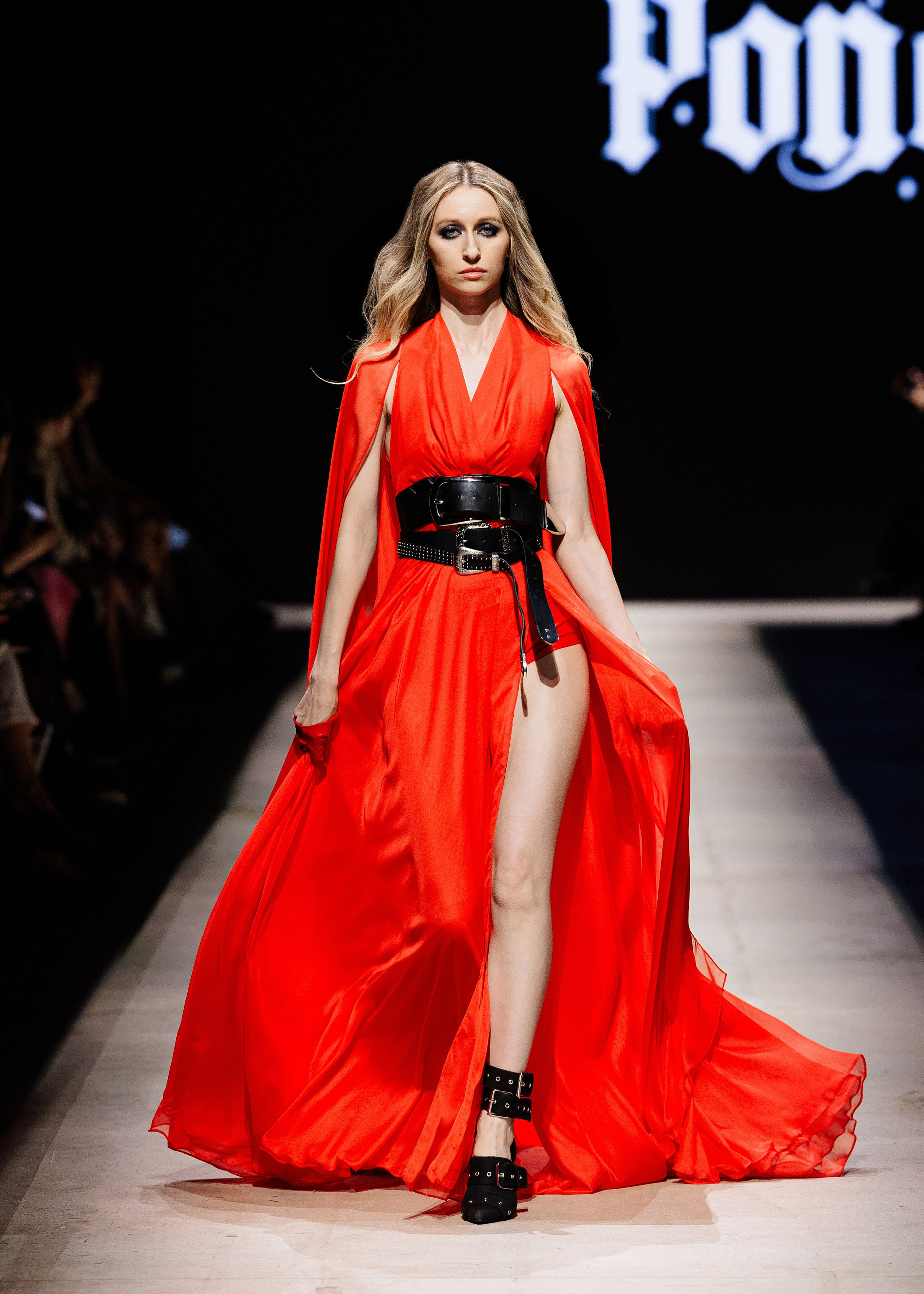 Подиумный фотограф Москва Санкт-Петербург Fashion показы