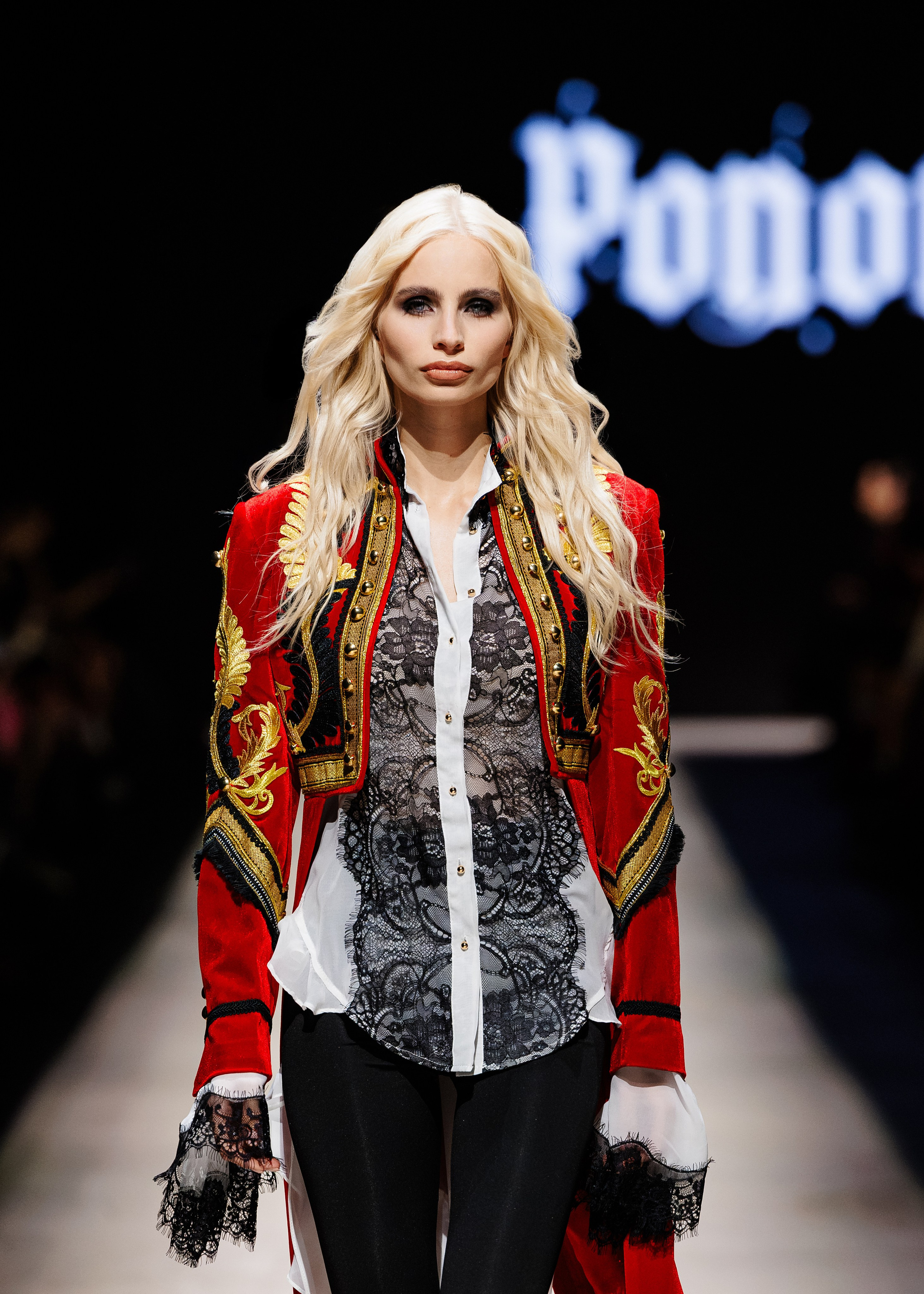 Подиумный фотограф Москва Санкт-Петербург Fashion показы