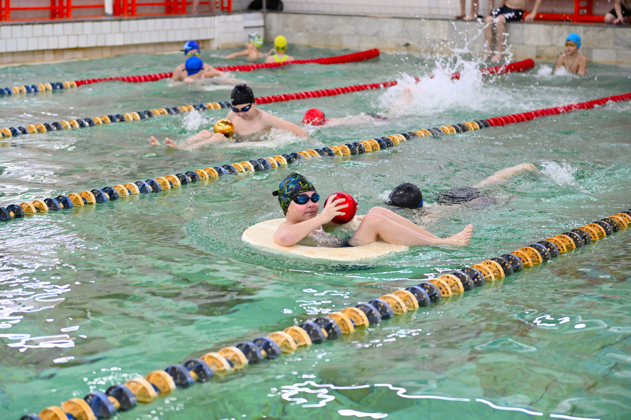 2025-12-20 Бассейн Урал НГ младшие. Снежинск фото Андрианов