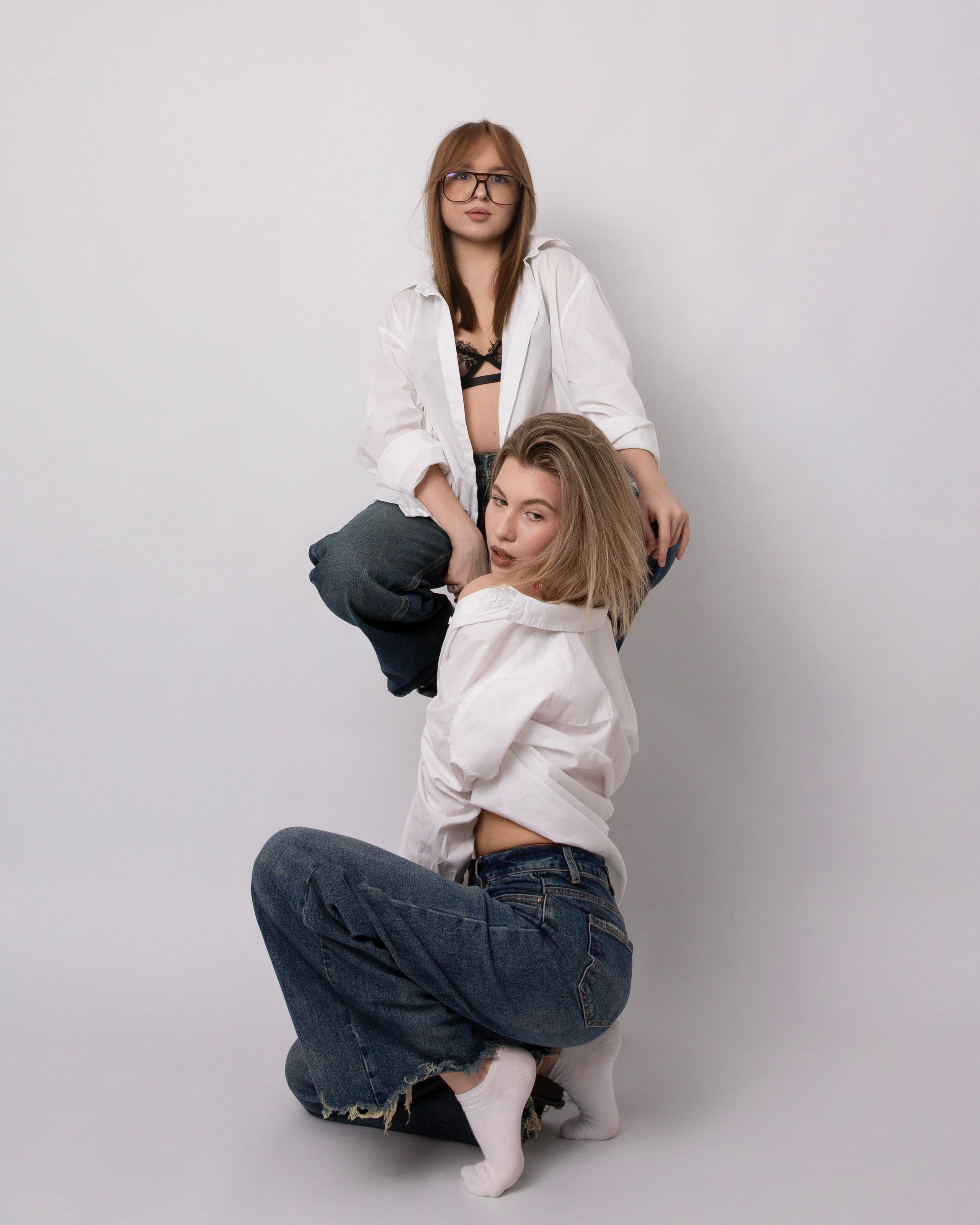 Отметили 8 марта парень весь в красной помаде и хитрая девушка в fotomaris