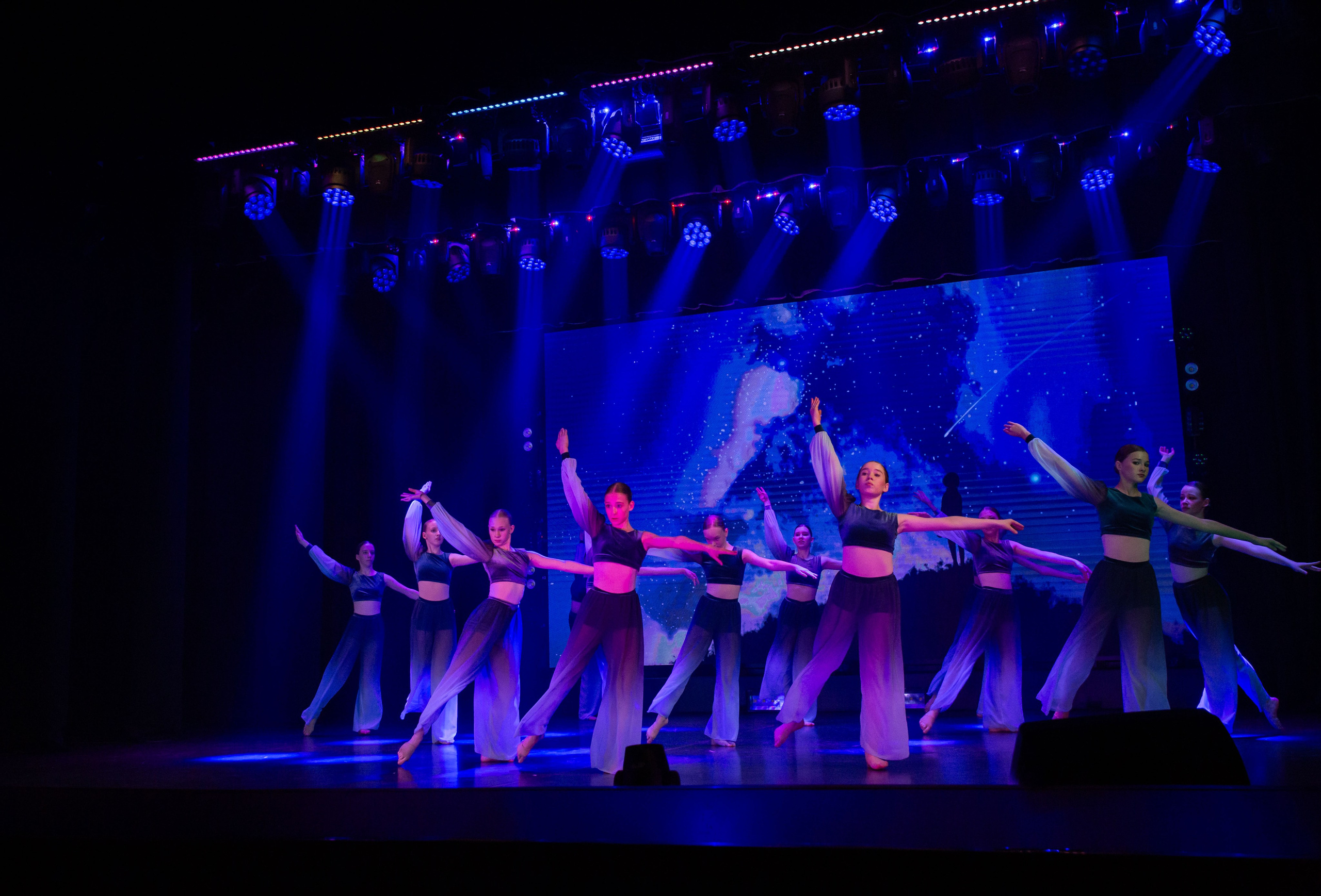 Дк Воровского отчетный концерт. Семейный и детский фотограф Анна Петракова