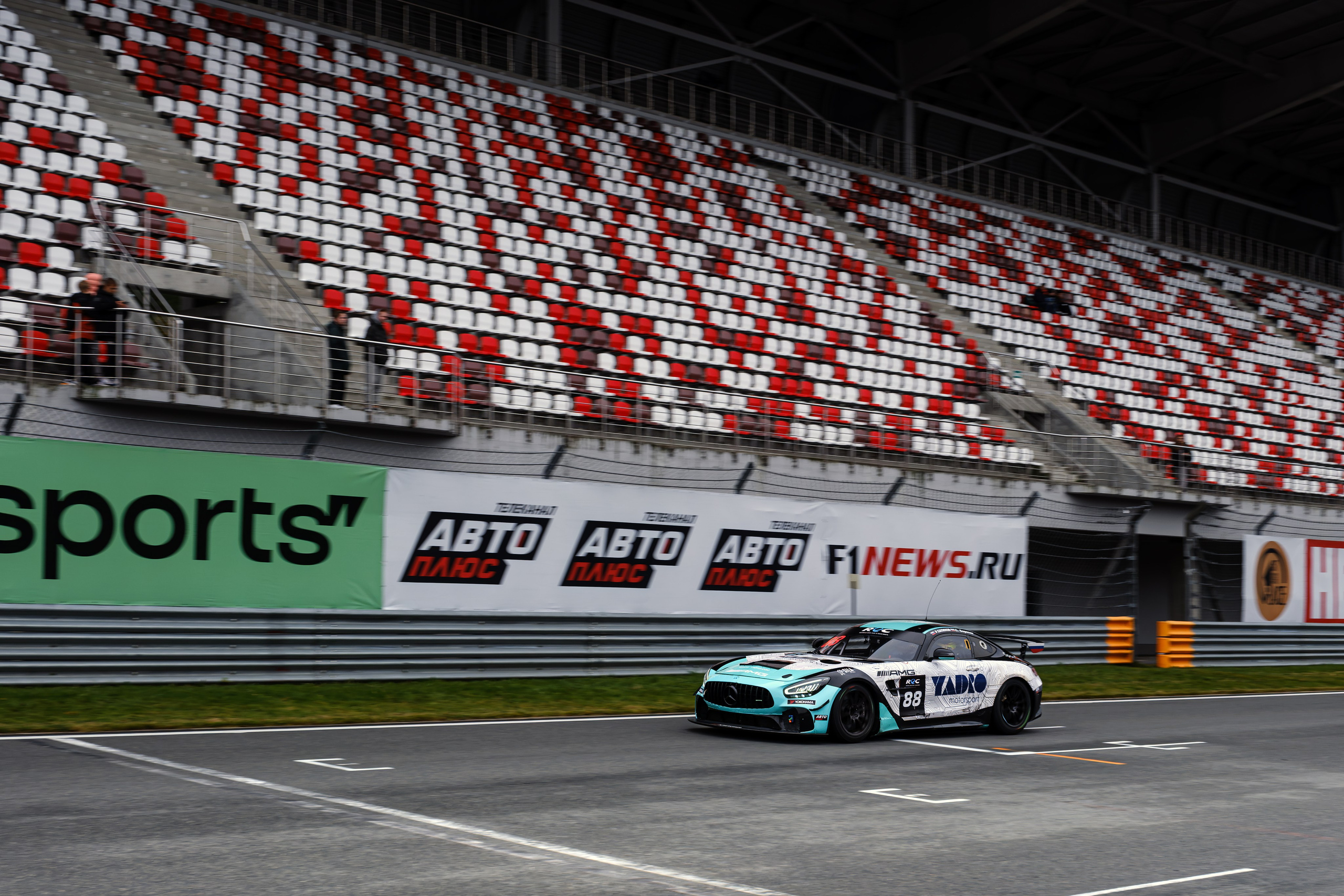 Российская серия гонок на выносливость. Авто и мотоспорт — фотограф Антон Медведев iCoguar