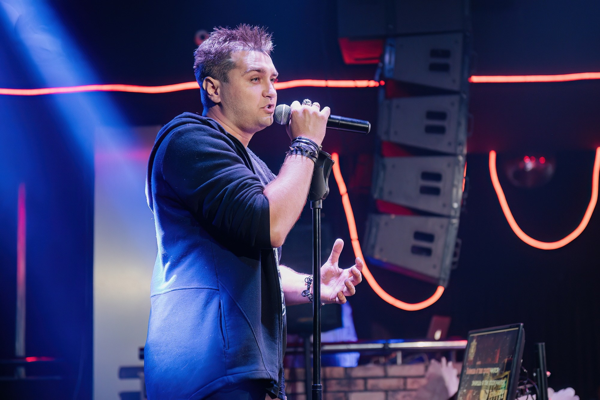 Караоке-проект «Голос большого города». Свадебный и репортажный фотограф Никита Сницарев в Барнауле