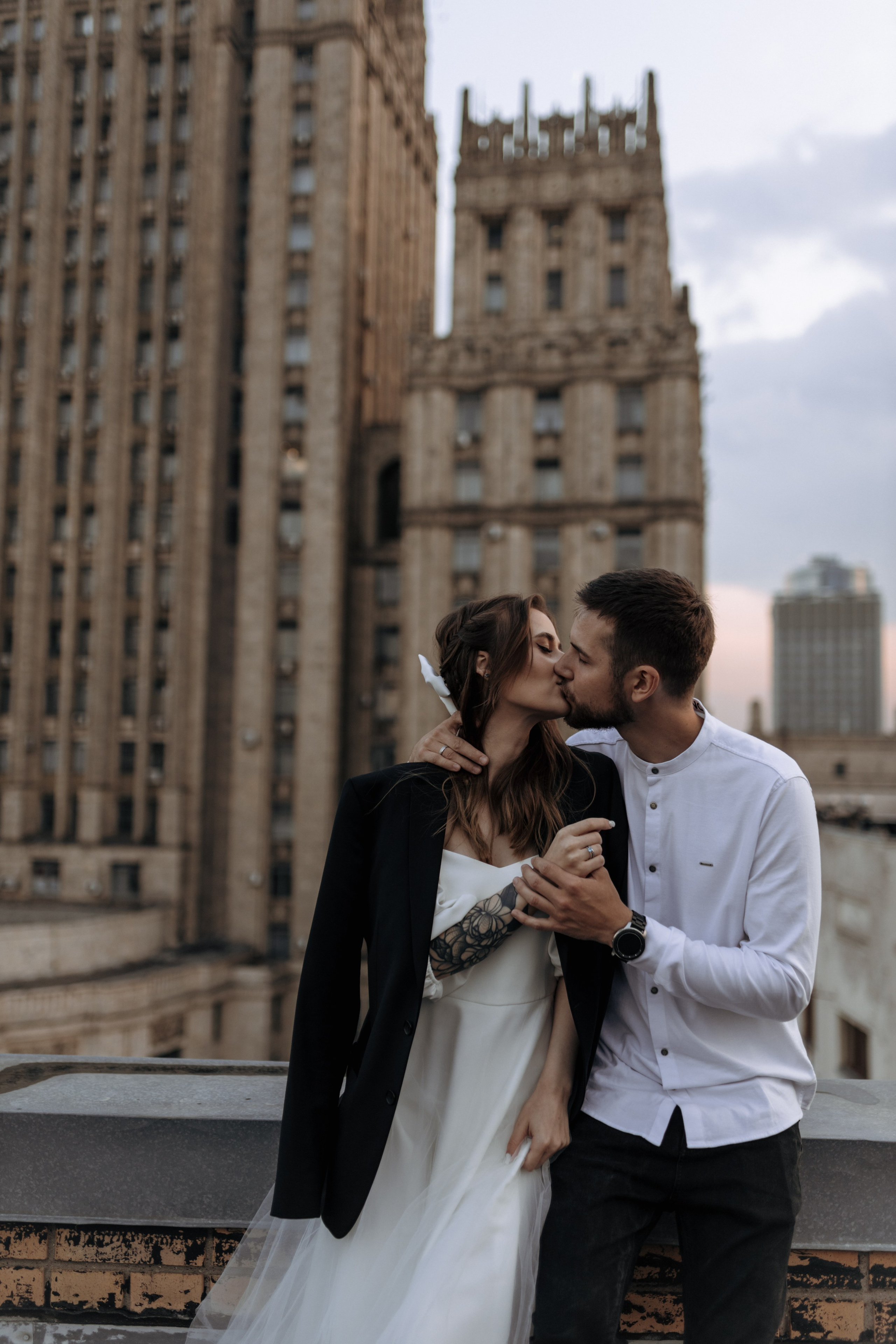 Настя и Никита, крыша. Свадебный фотограф | Москва