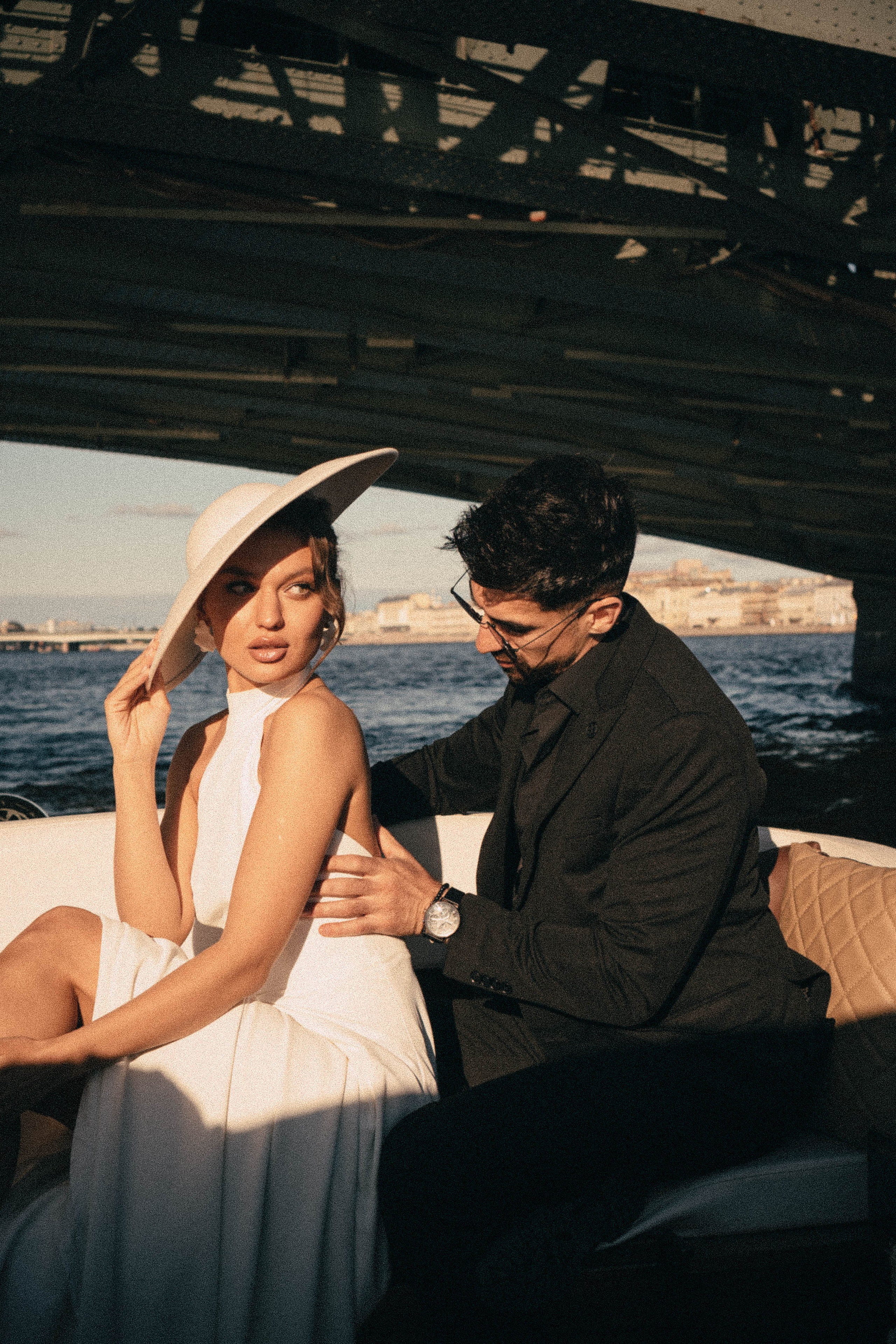 СВАДЕНБНАЯ СЬЕМКА НА КАТЕРЕ ПО КАНАЛАМ САНКТ-ПЕТЕРБУРГА И В АКВАТОРИИ НЕВЫ. Профессиональный фотограф, Санкт-Петербург — Виктория Богомолова