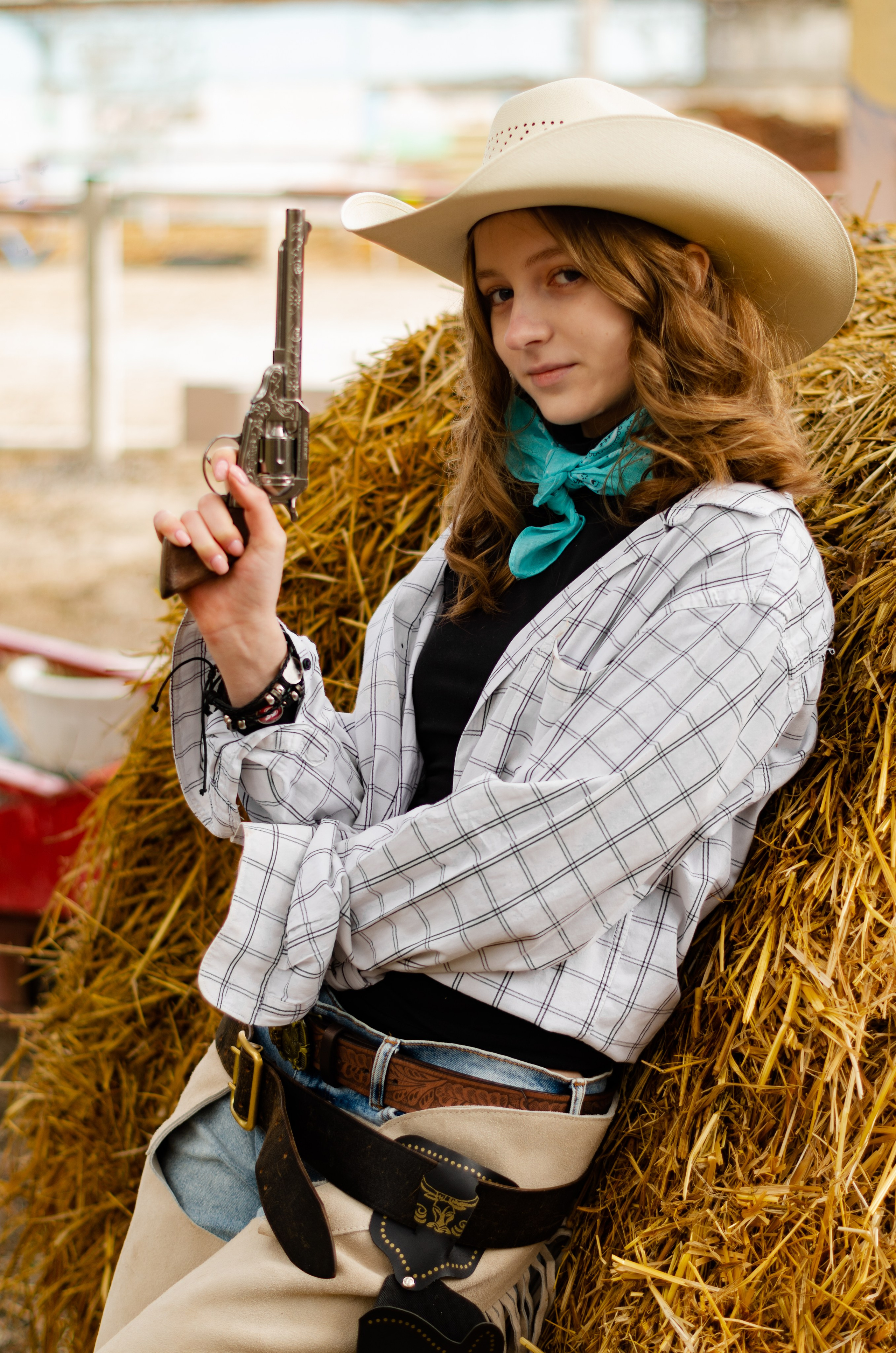 Ковбойская девчонка. Фотограф Марина Доглядная Челябинск фотосессии с лошадьми, мотоциклами